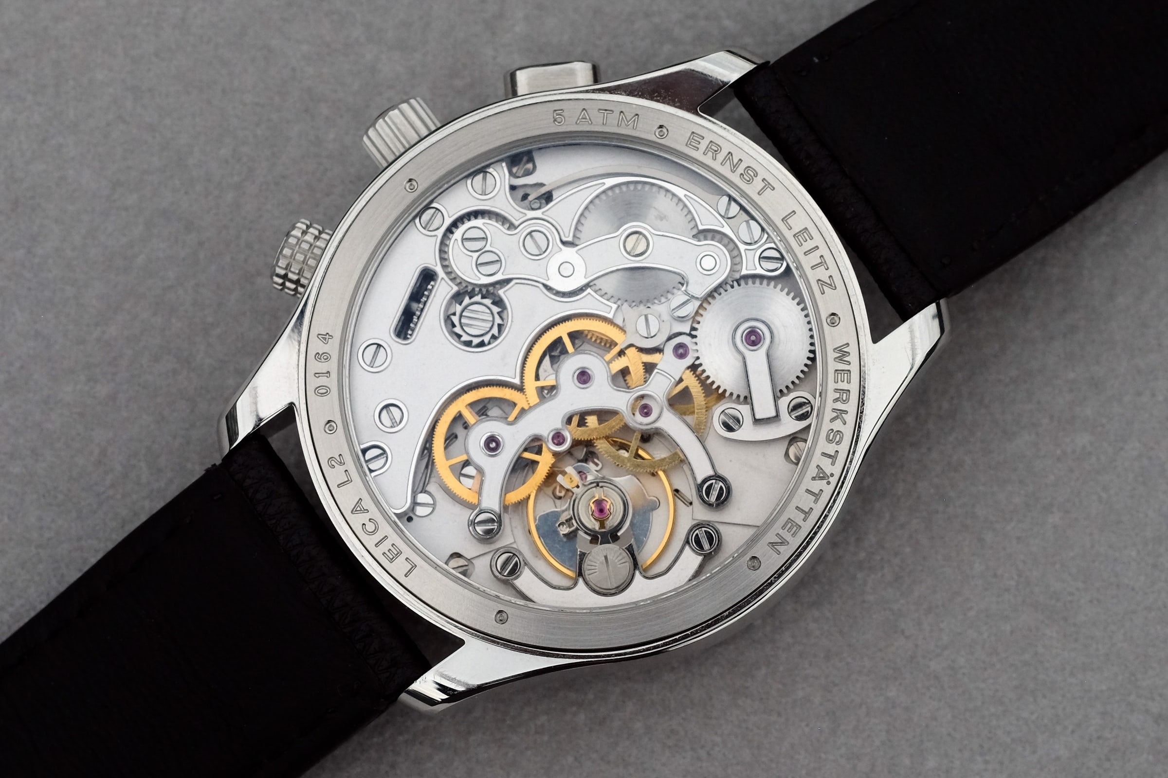 Leica ra mat dong ho anh 1