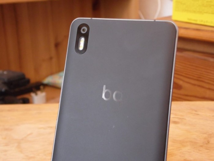 Dien thoai VinSmart anh 1