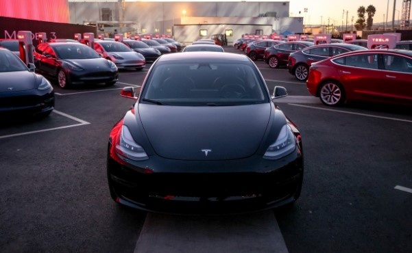 Neu khong ban duoc Model 3, Tesla se ngung hoat dong hinh anh