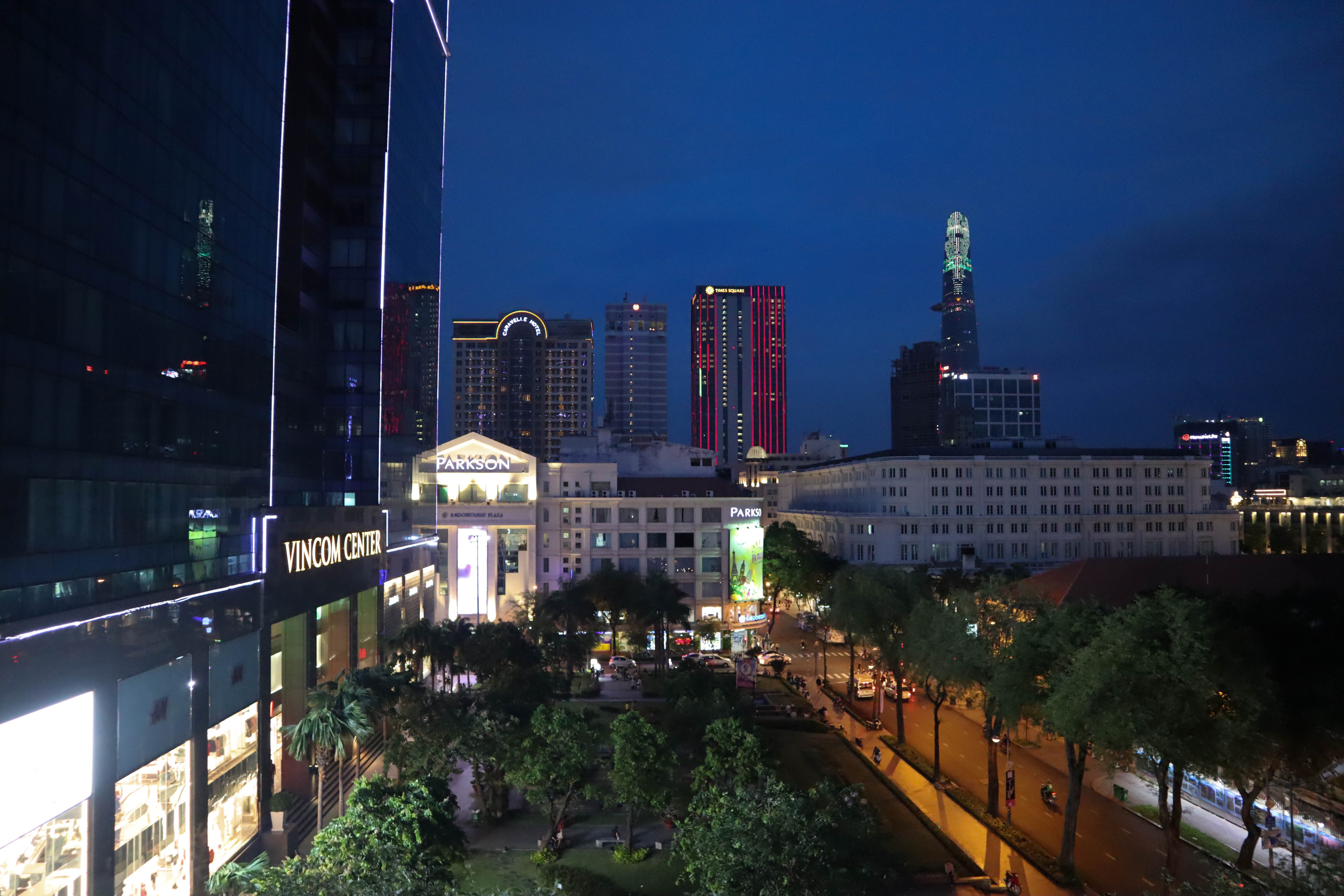 co nen mua canon m50 anh 13