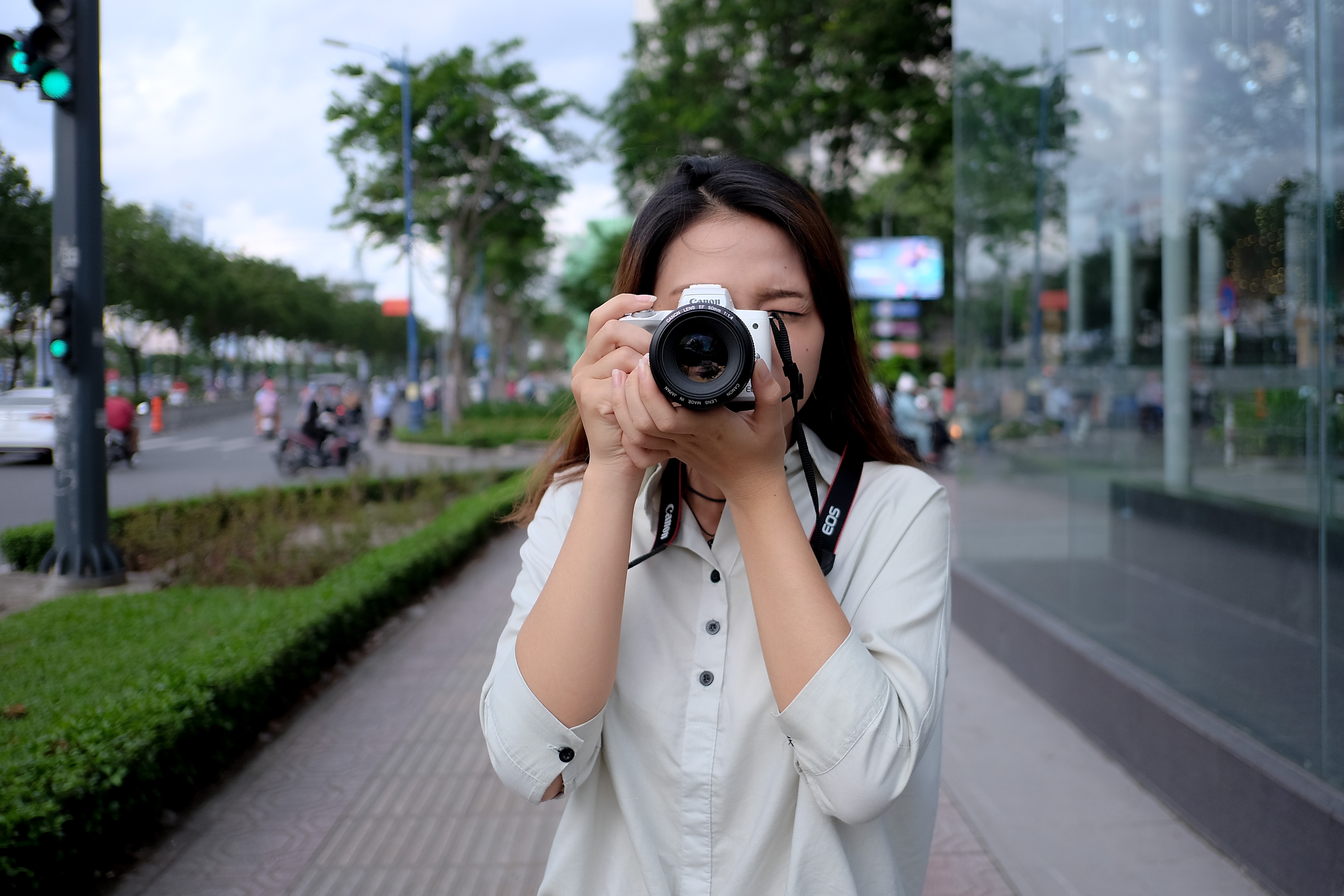 co nen mua canon m50 anh 2