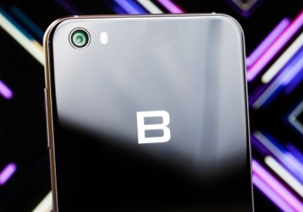 Bphone 3 se do cong ty Nhat lap rap so luong lon hinh anh