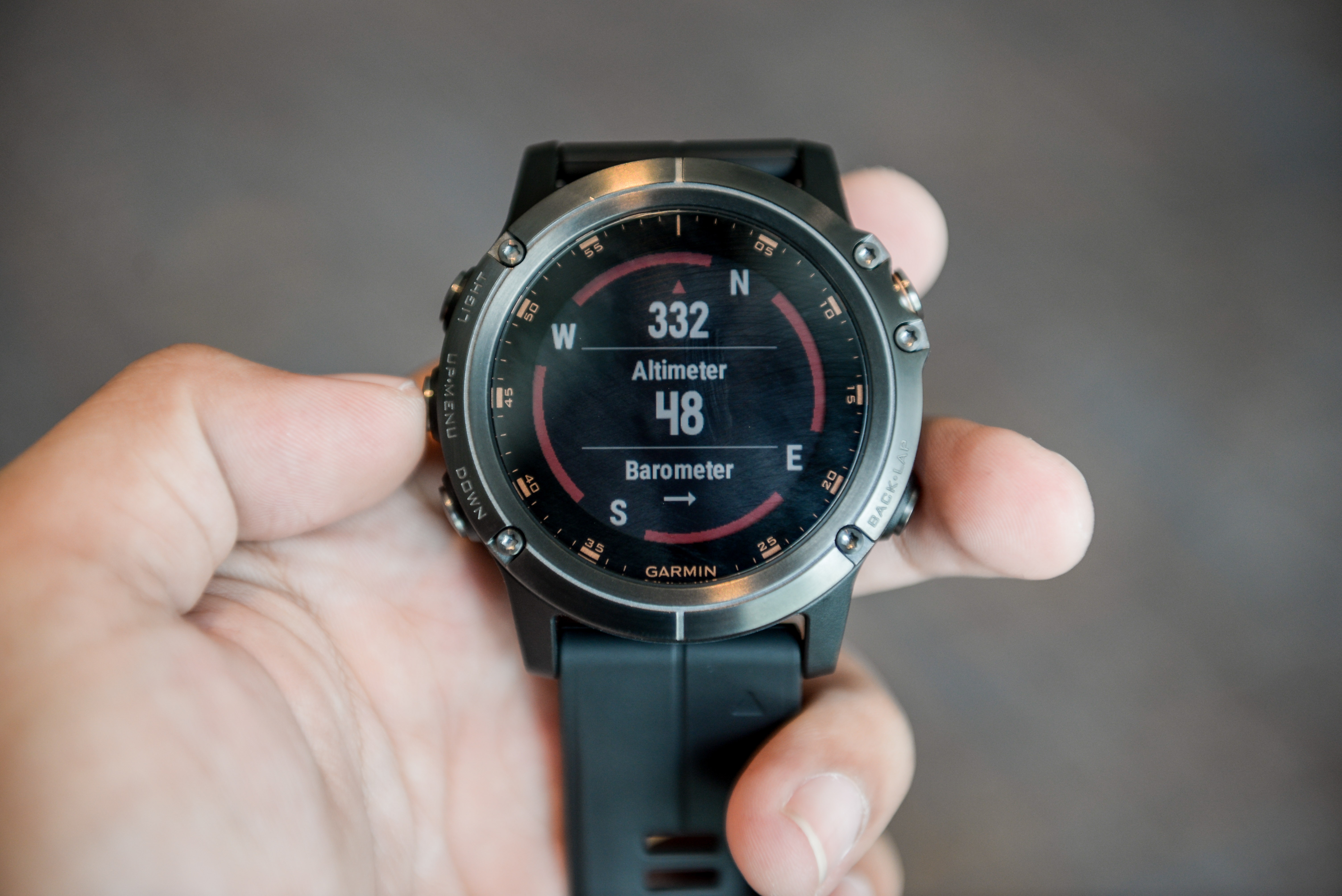Trai nghiem nhanh dong ho the thao Garmin Fenix 5X Plus tai Viet Nam hinh anh