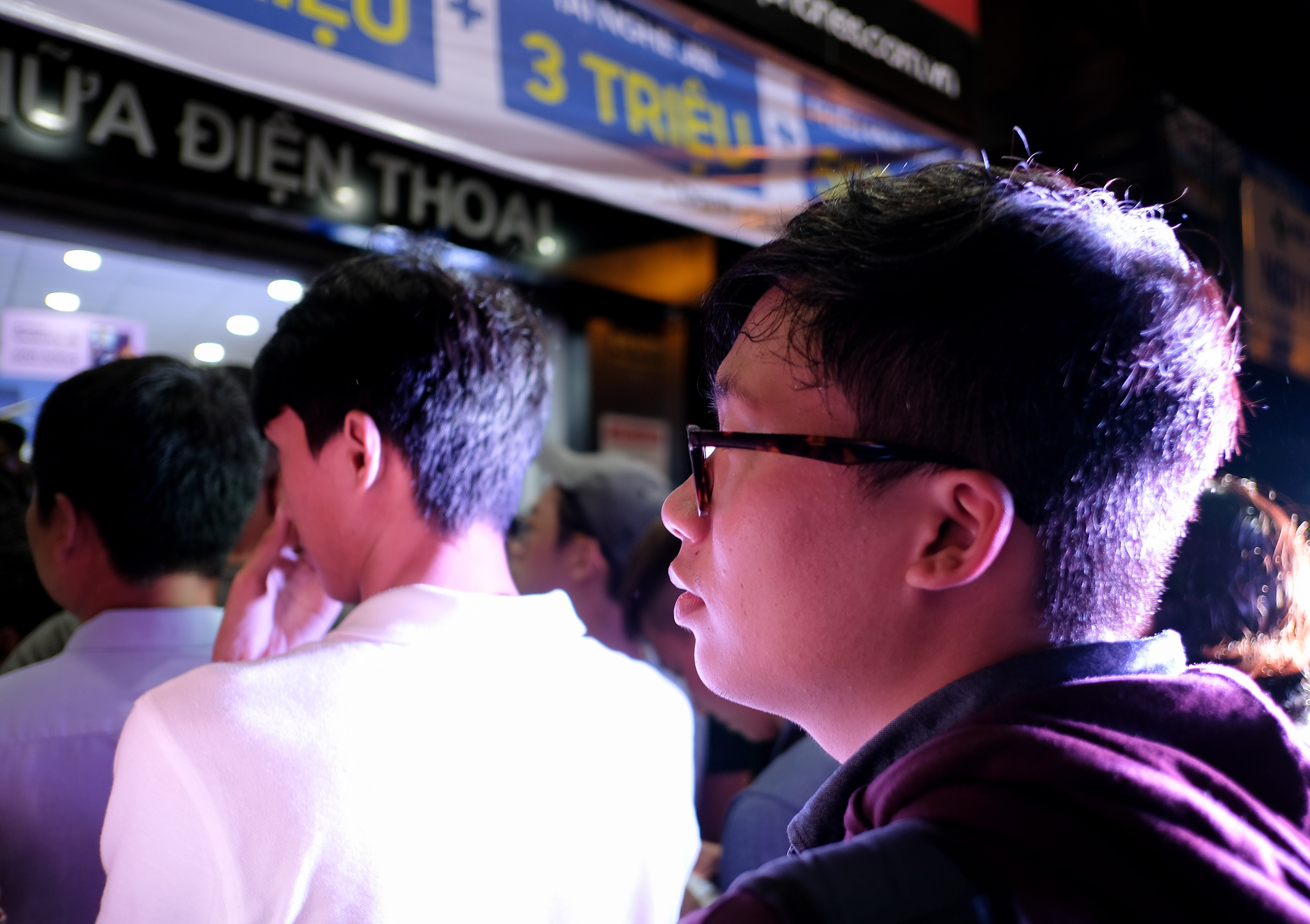 Nguoi dung xep hang cho mua Samsung Galaxy Note9 anh 3