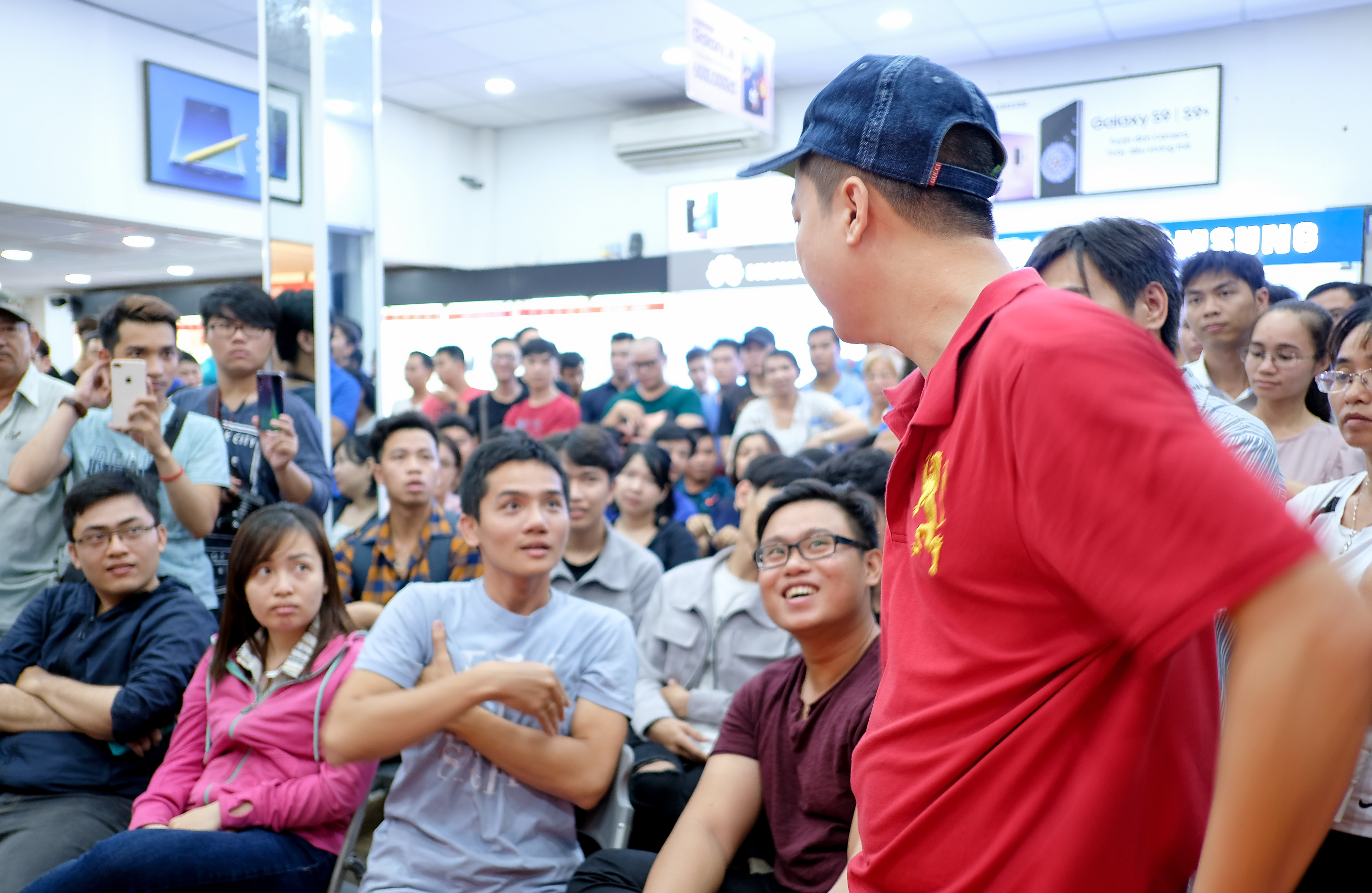 Nguoi dung xep hang cho mua Samsung Galaxy Note9 anh 7