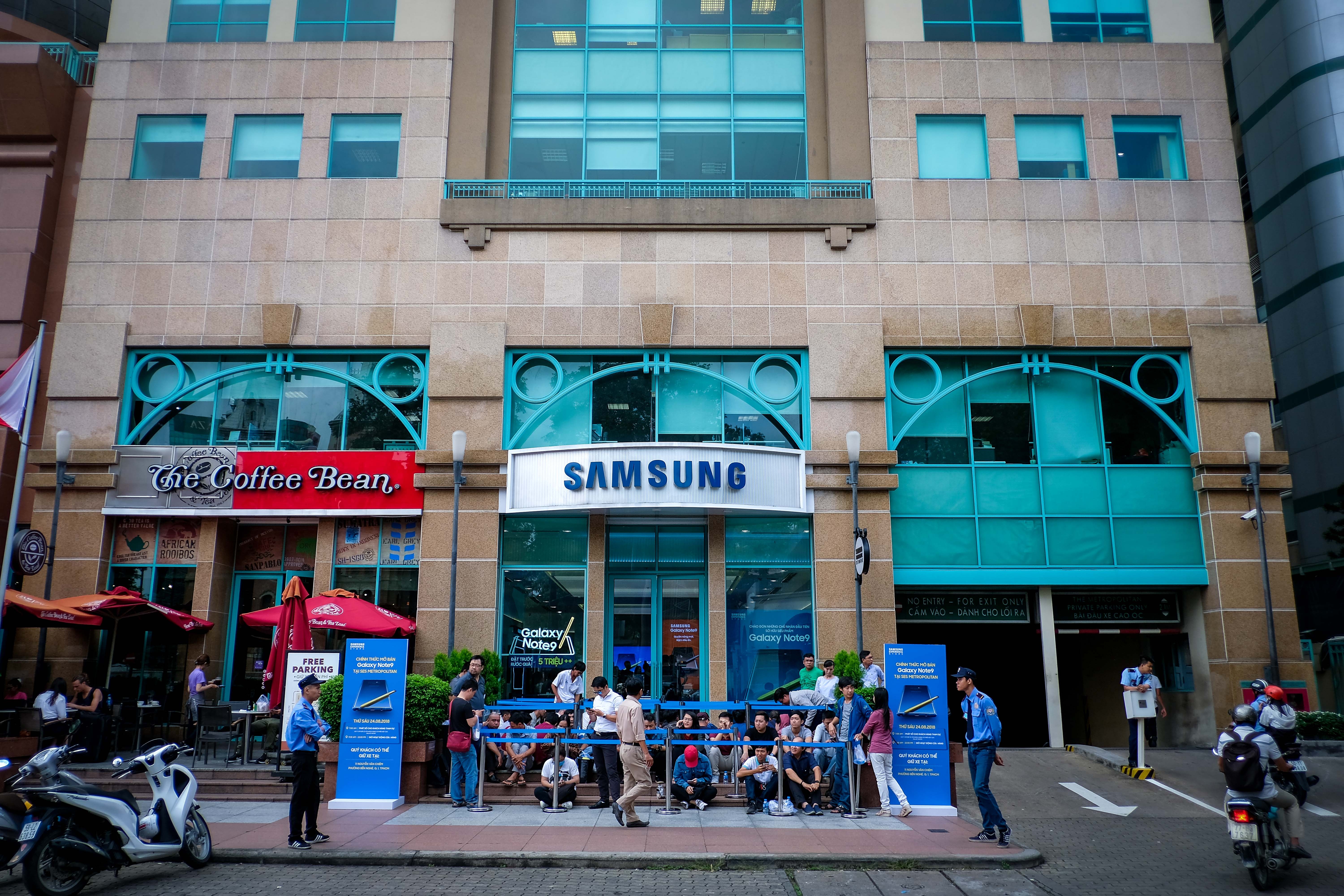 xep hang mua Note9 anh 1