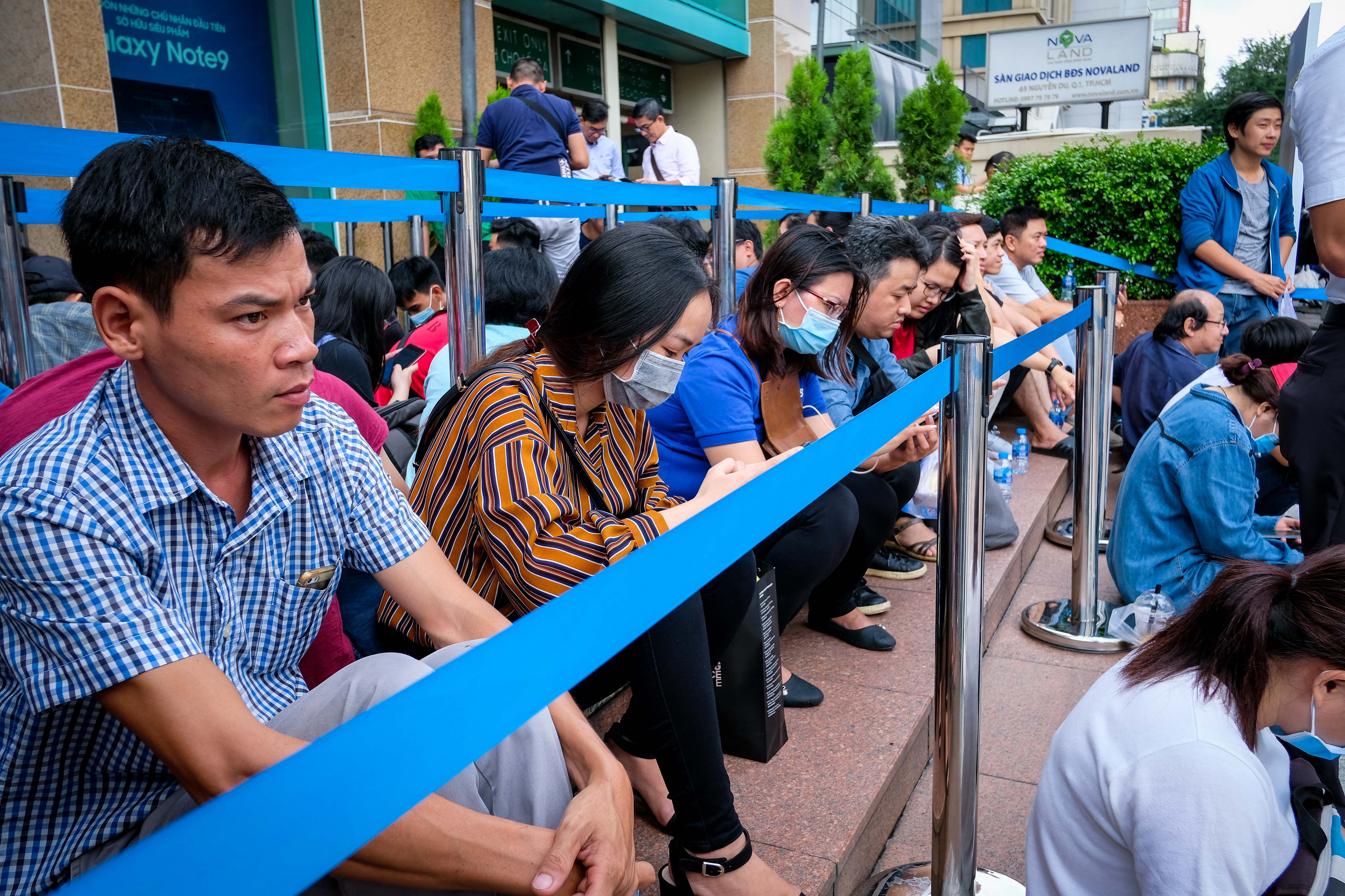 xep hang mua Note9 anh 3