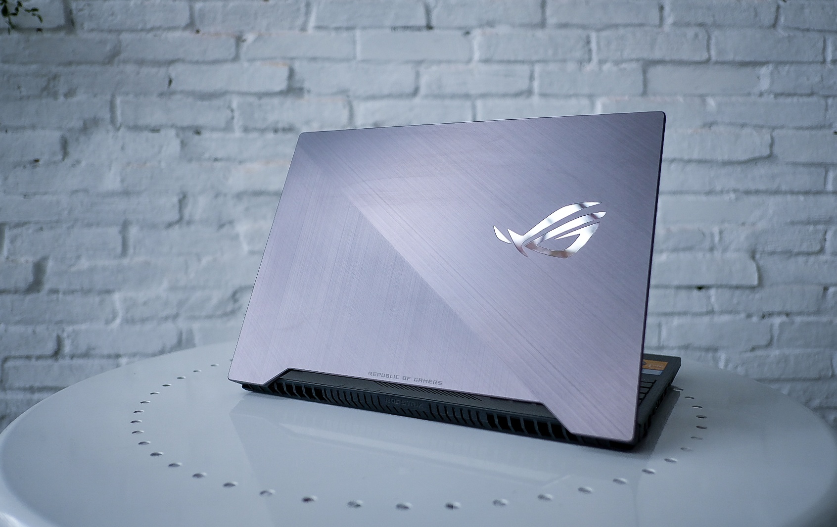 Asus ROG Strix SCAR II - laptop gaming cho xa thu gia 44,5 trieu hinh anh