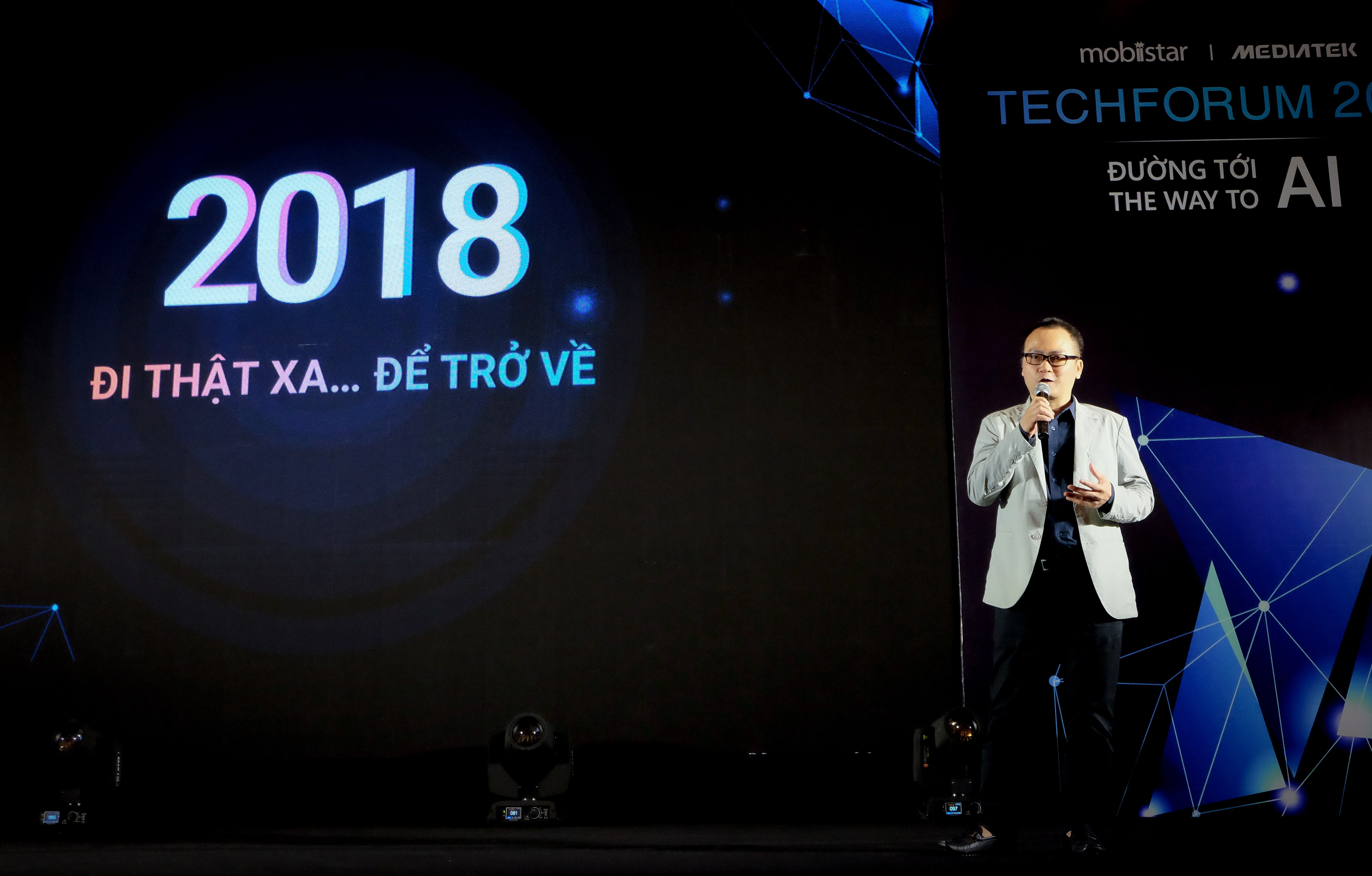 Mobiistar X smartphone Viet Nam anh 1