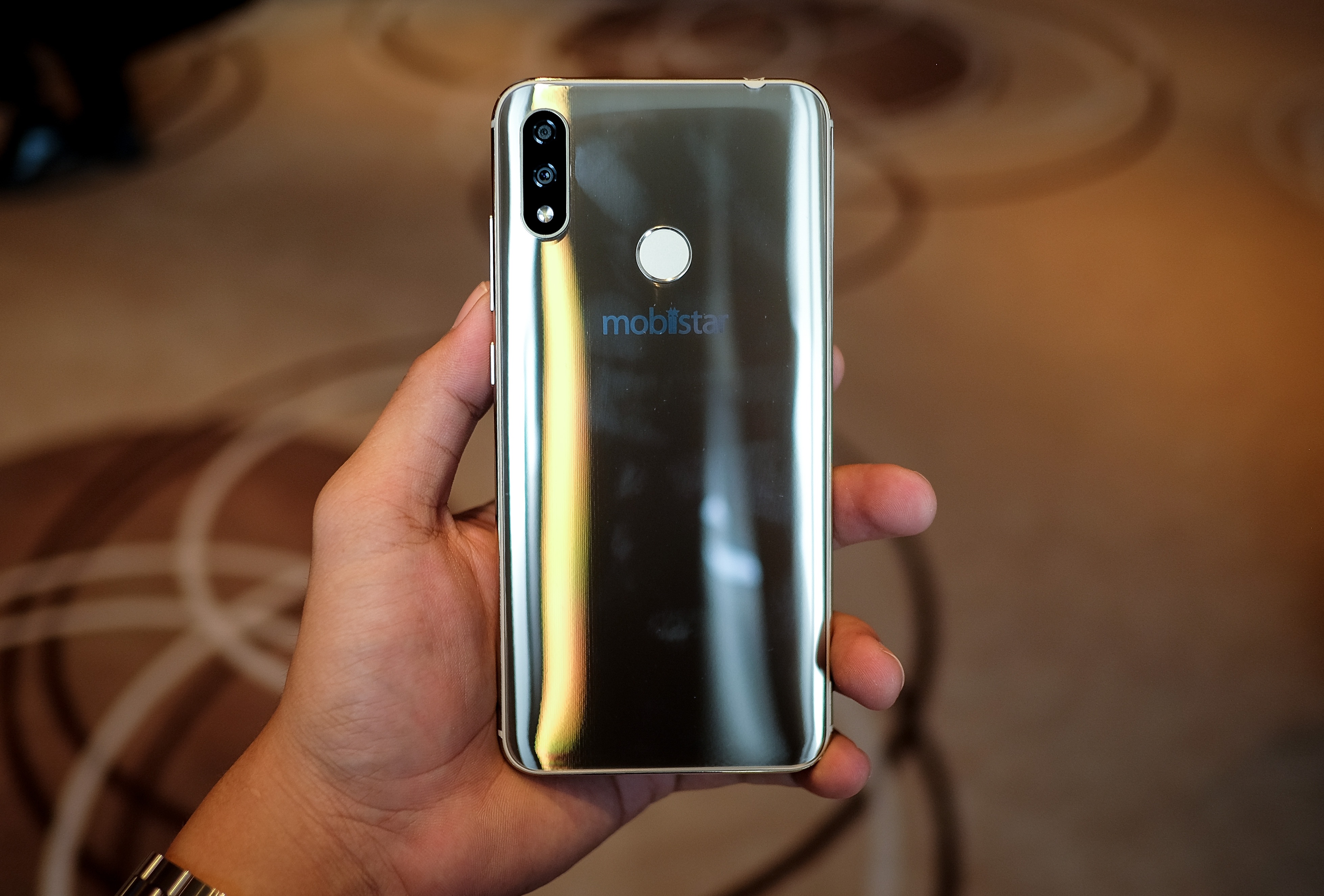 Mobiistar X smartphone Viet Nam anh 2