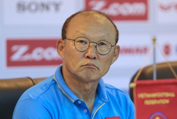 CDV qua khich tranh cai tren Facebook gia mao HLV Park Hang Seo hinh anh