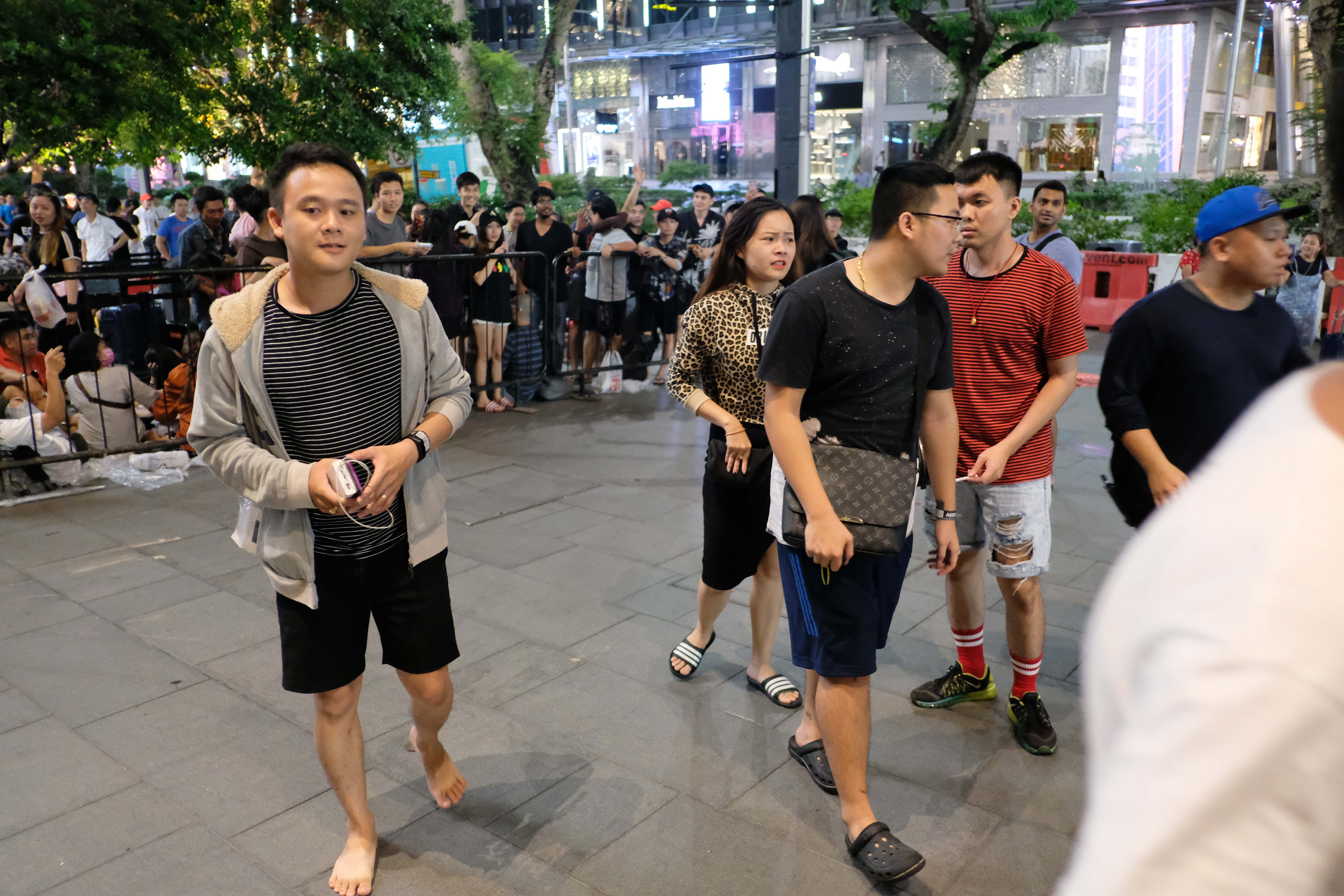 huawei phát cục sạc cho người mua iphone ảnh 2 huawei phat cuc sac cho nguoi mua iphone anh 2