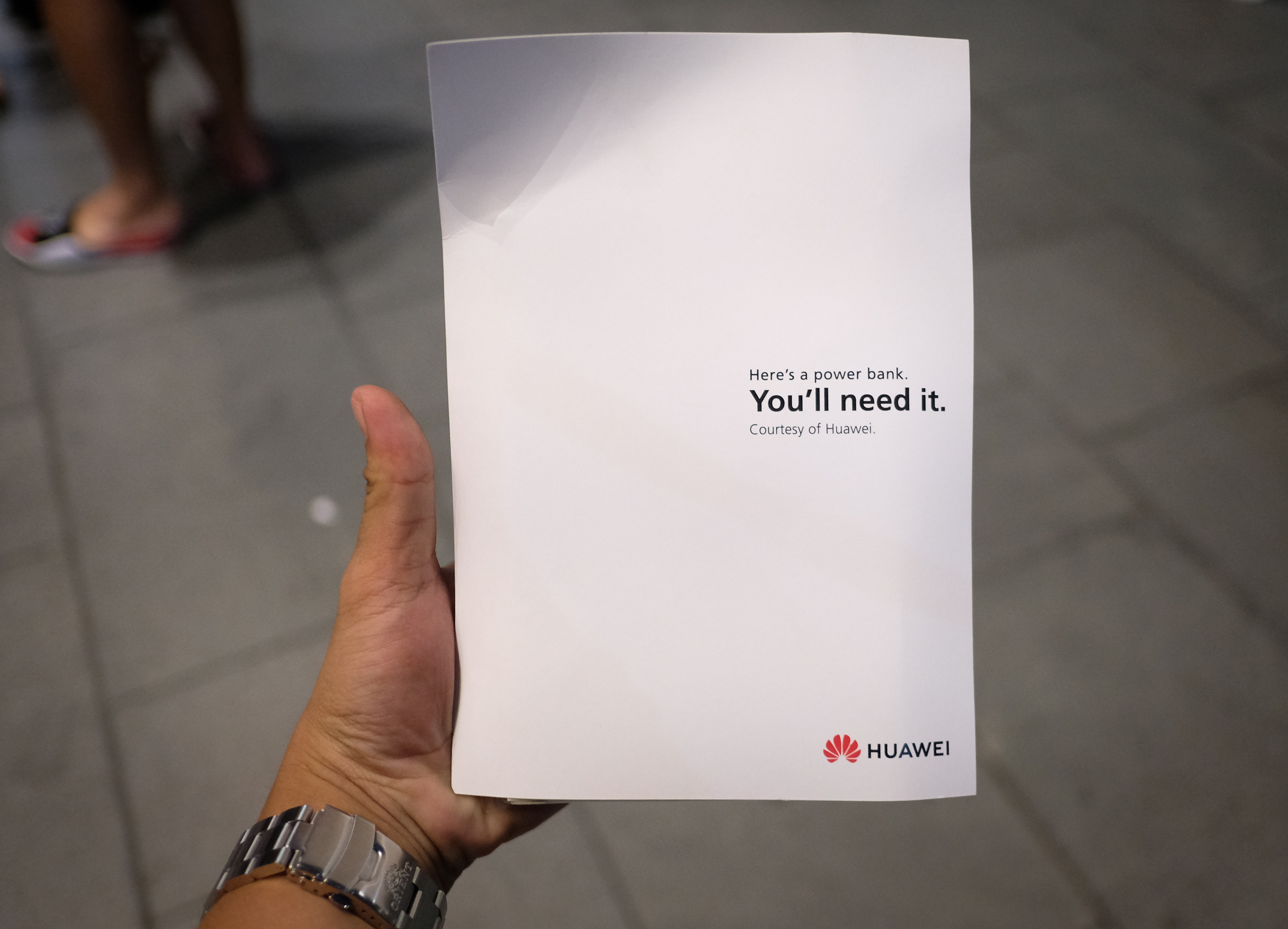 huawei phát cục sạc cho người mua iphone ảnh 5 huawei phat cuc sac cho nguoi mua iphone anh 5