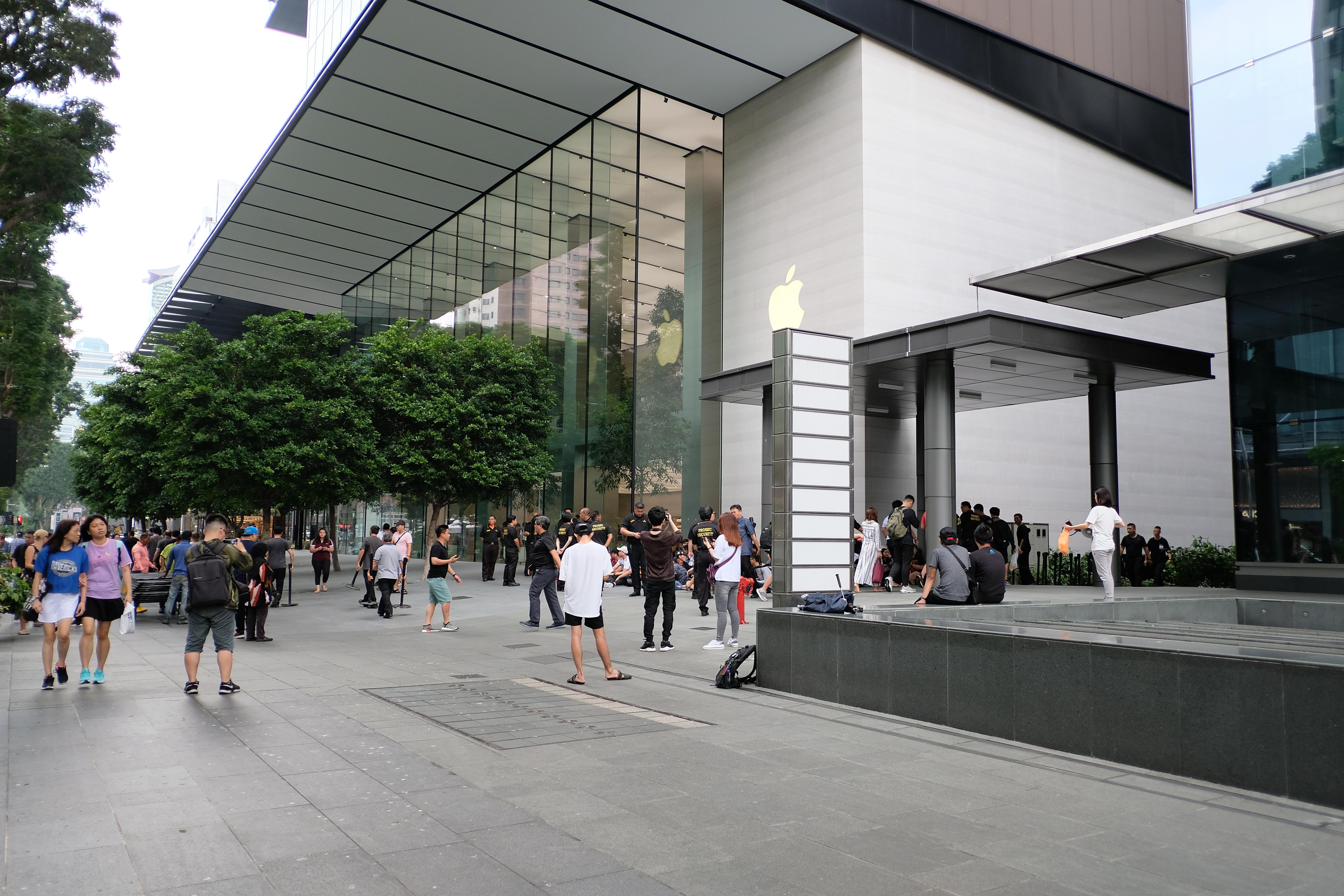 người Việt xếp hàng mua iphone XS ảnh 1 nguoi Viet xep hang mua iphone XS anh 1