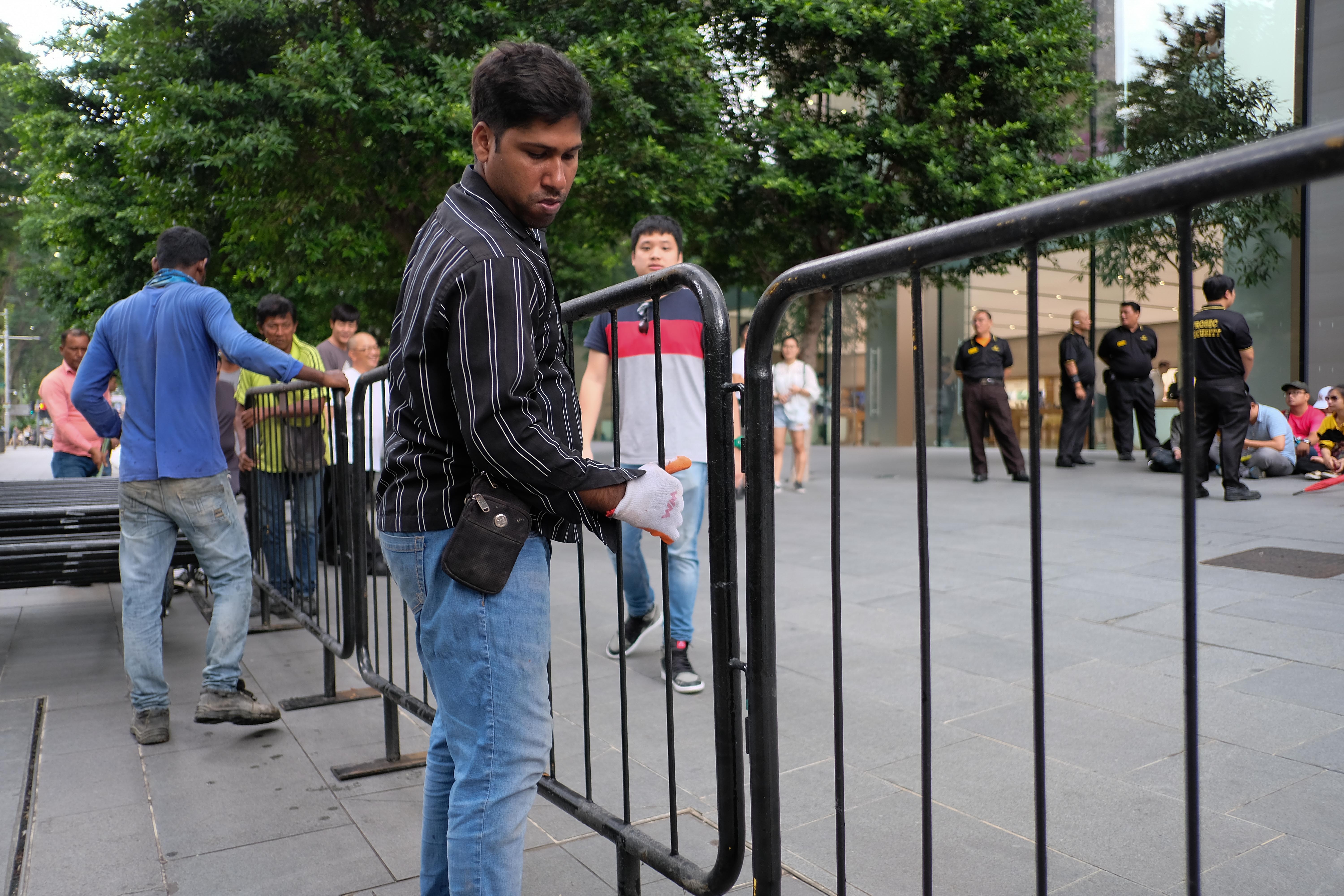 người Việt xếp hàng mua iphone XS ảnh 4 nguoi Viet xep hang mua iphone XS anh 4