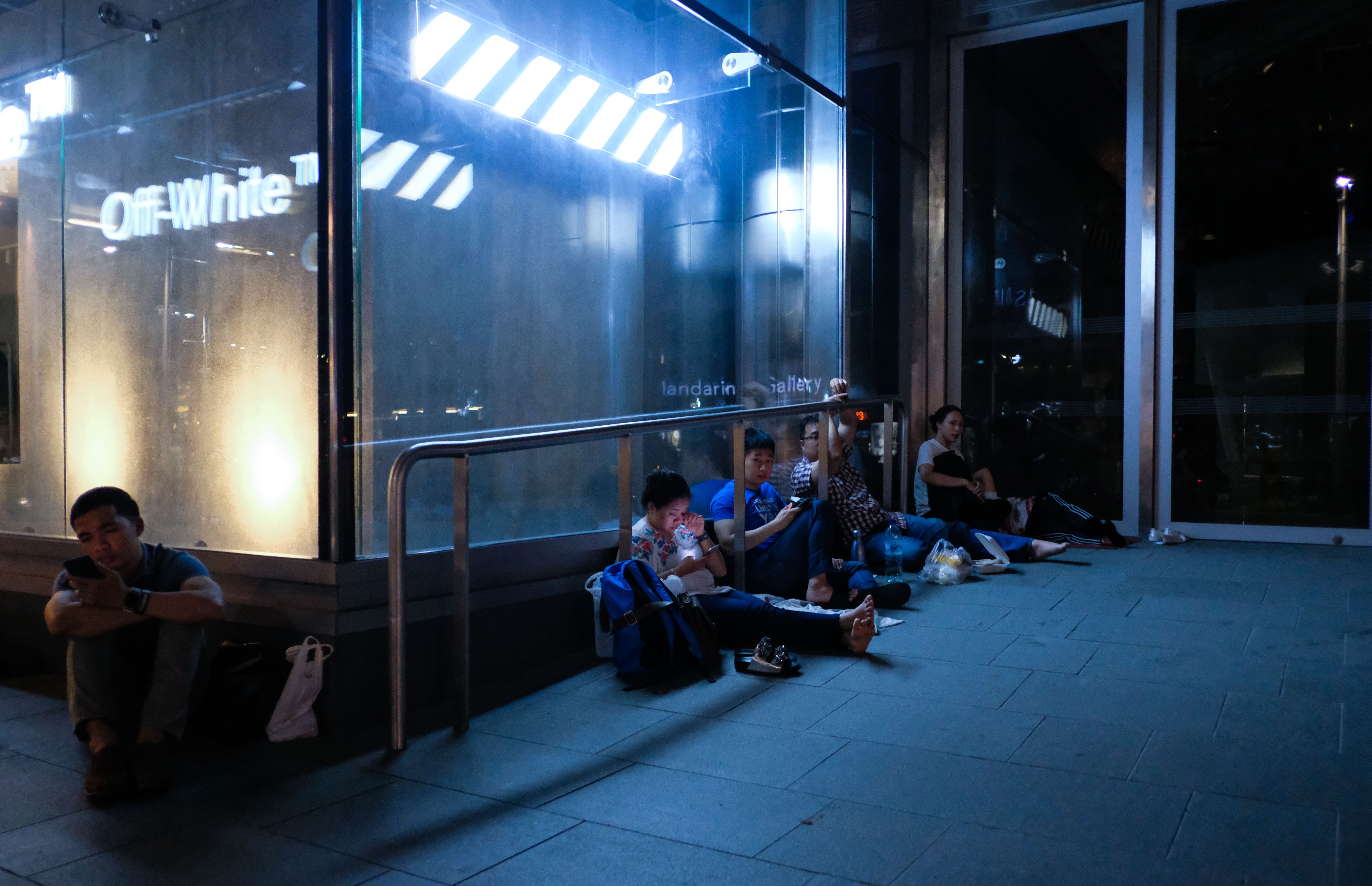 xếp hàng mua iphone ảnh 5 xep hang mua iphone anh 5