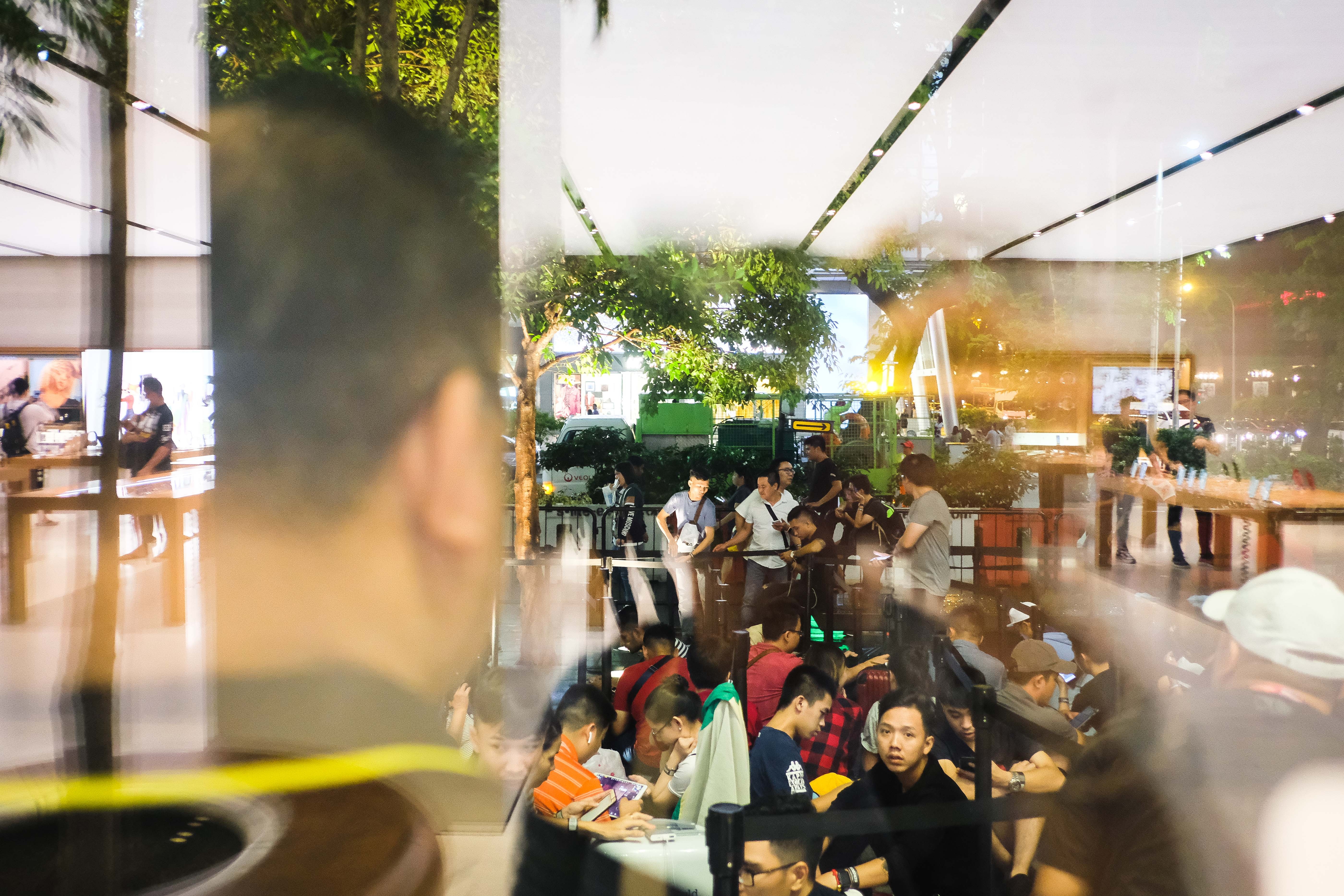 Thai Lan co Apple Store, nguoi Viet miet mai xep hang den bao gio? hinh anh