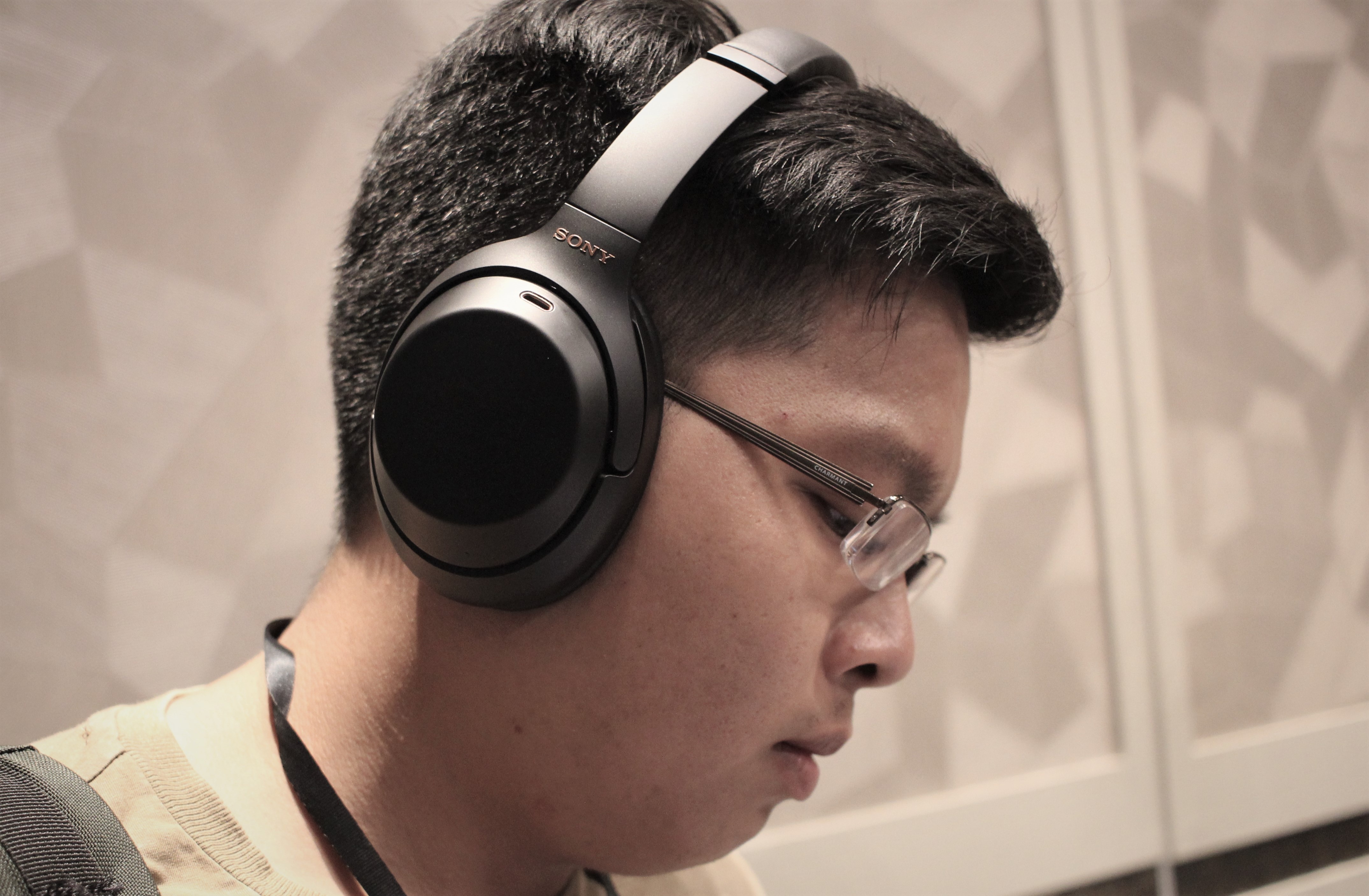 Sony ra mắt tai nghe chống ồn ảnh 2 Sony ra mat tai nghe chong on anh 2