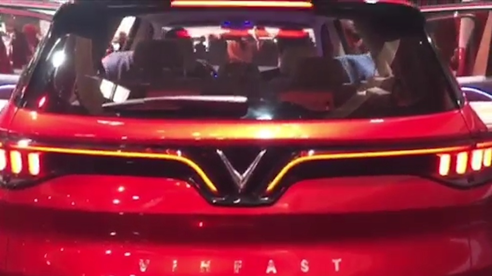 Chi tiet oto Lux SA2.0 - SUV moi ra mat cua VinFast hinh anh