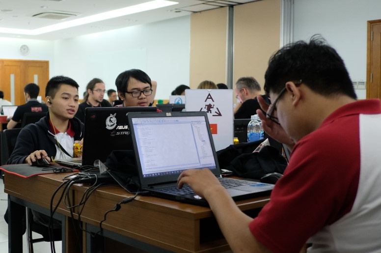 10 doi vao chung ket WhiteHat Grand Prix 2018 hinh anh