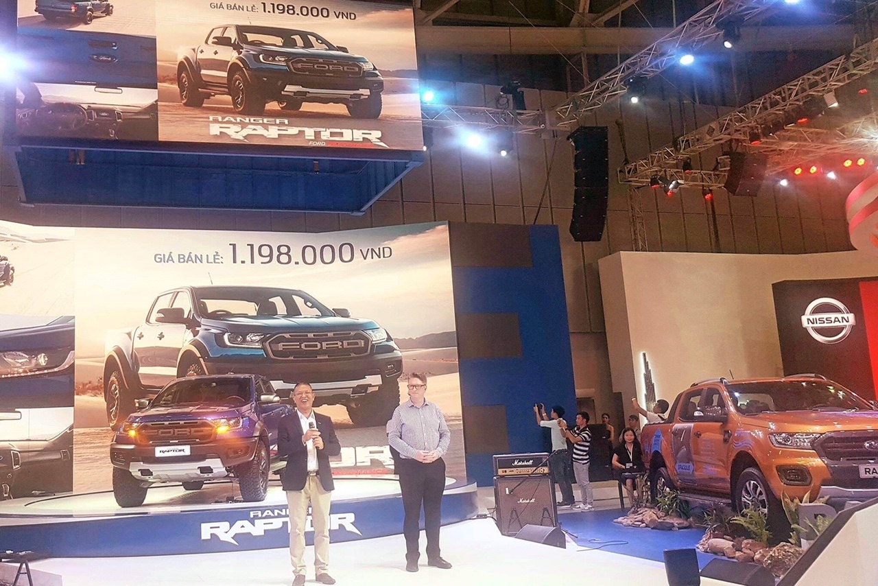 Giá Ford Raptor 2018 ảnh 2 Gia Ford Raptor 2018 anh 2