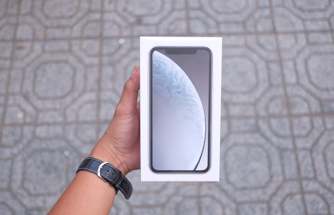 iphone XR tai Viet Nam anh 1