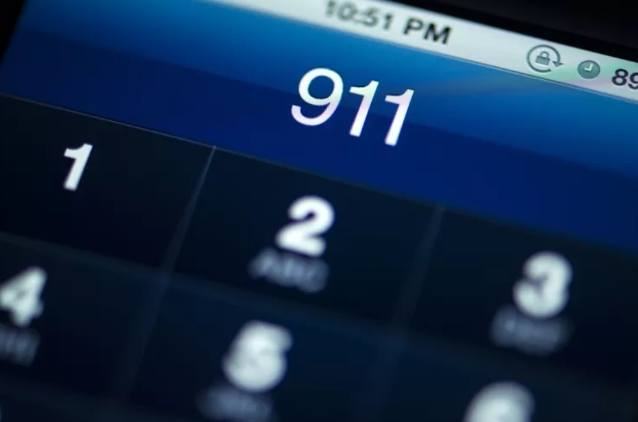 Cong nghe 911 moi nhan cuoc goi cuu nan thay tong dai vien hinh anh