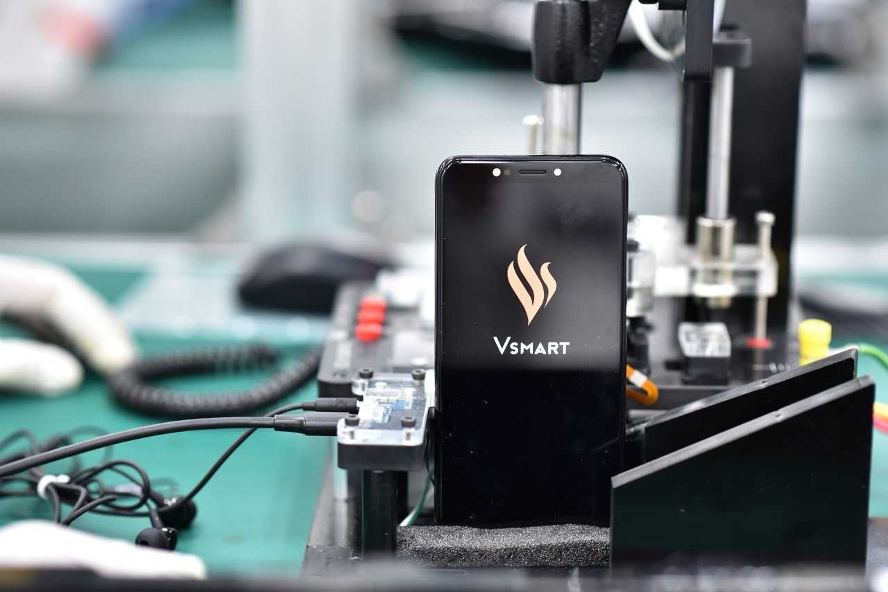 Vingroup sap ra 4 smartphone Vsmart, len ke tu 14/12 hinh anh