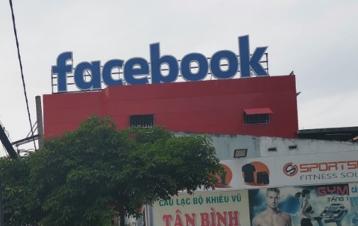 Bang hieu Facebook xuat hien o TP.HCM hinh anh