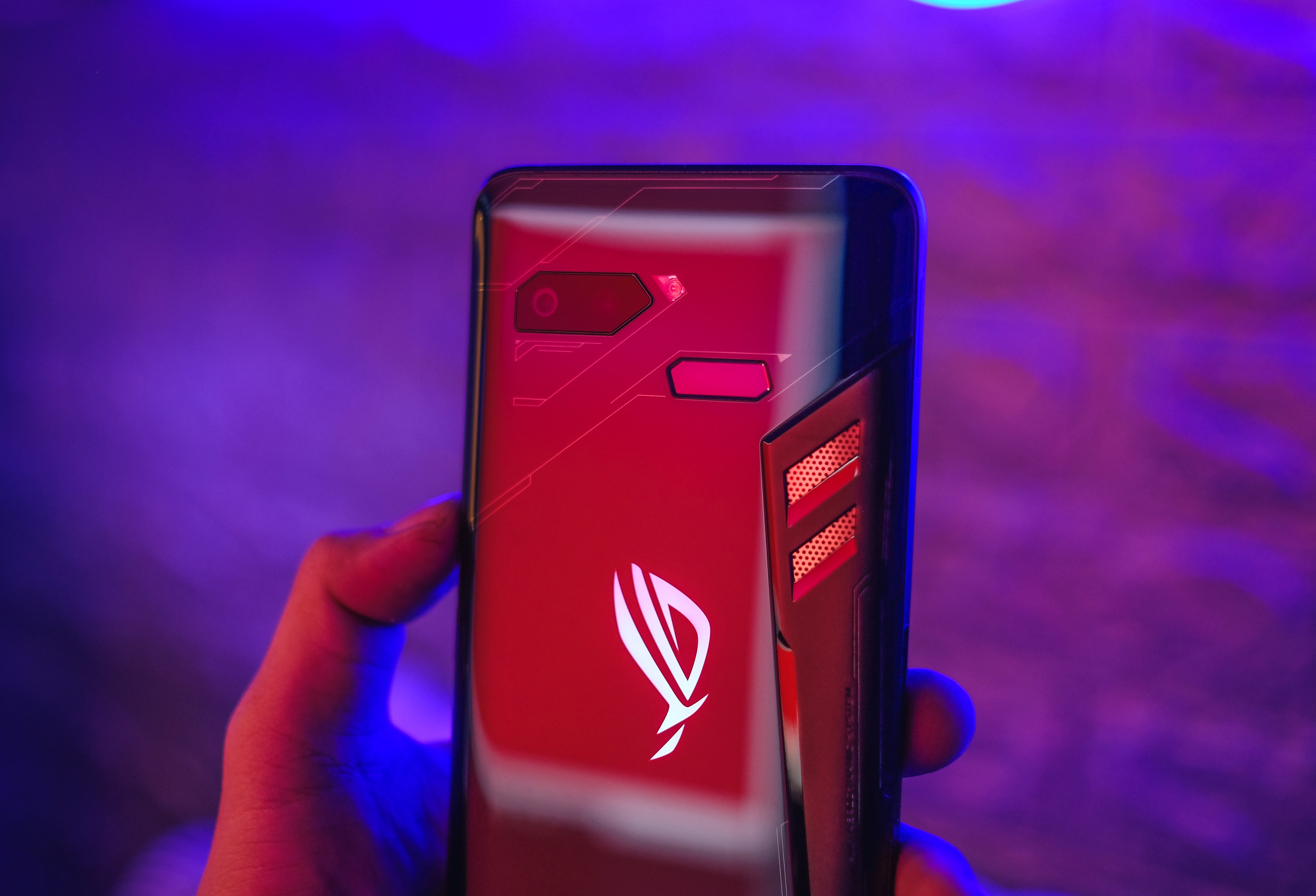 Gaming phone Asus ROG ảnh 1 Gaming phone Asus ROG anh 1