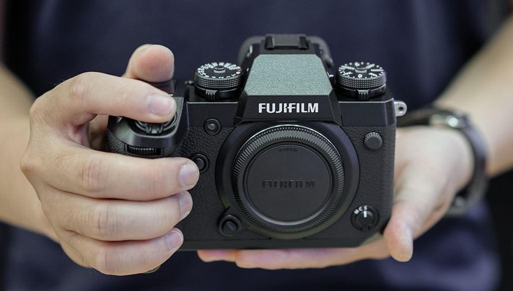 Fujifilm VN bi to nguoc dai dai ly, dap gia san pham hinh anh