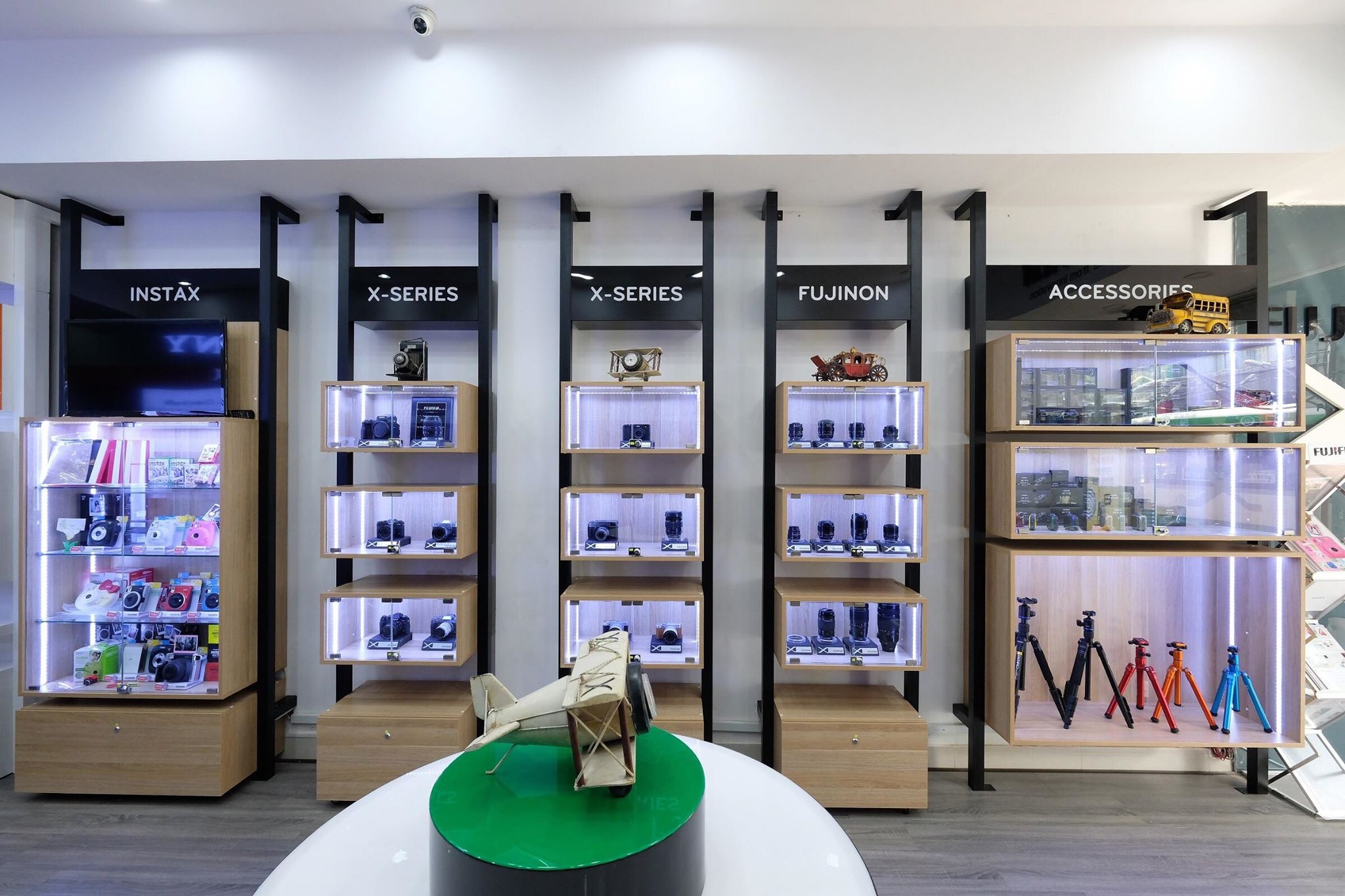 Đại lý phân phối tố Fujifilm đem con bỏ chợ ảnh 1 Dai ly phan phoi to Fujifilm dem con bo cho anh 1