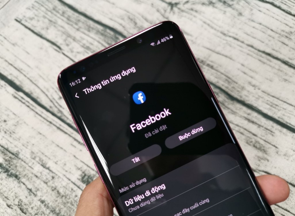 Smartphone Samsung khong xoa duoc Facebook hinh anh