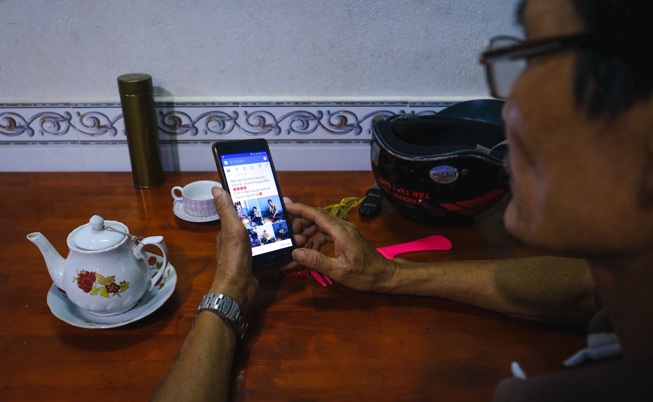 Smartphone da thay doi cach bo me toi don Tet anh 1