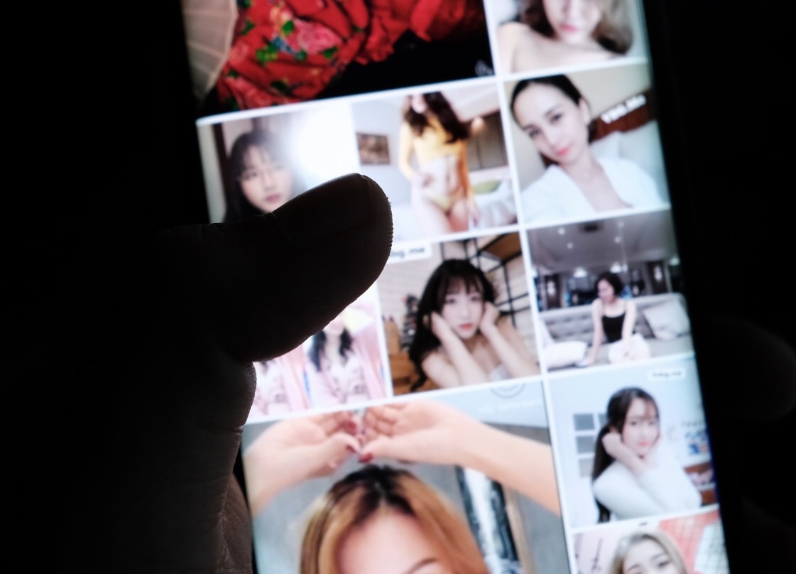 VSBG - hoi anh sexy lon nhat VN vua bi xoa khoi Facebook hinh anh