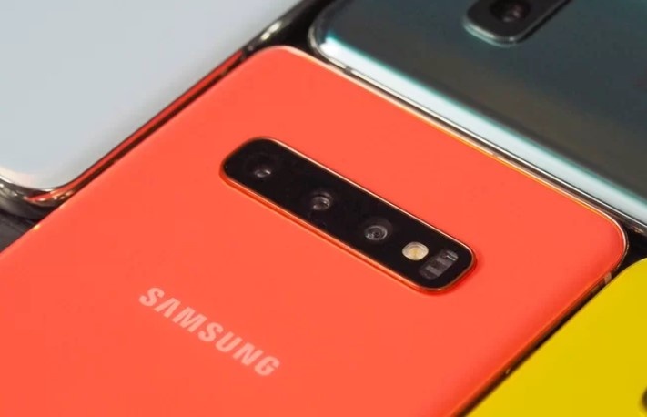 Trai nghiem kha nang sieu chong rung tren Galaxy S10+ hinh anh