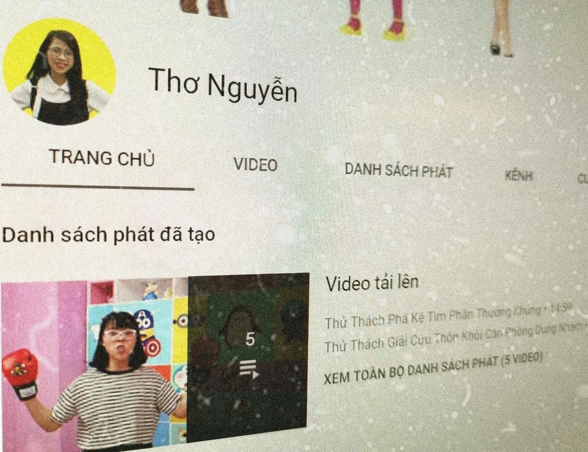 Gia mao kenh YouTube tre em noi tieng de dang video nguoi lon hinh anh