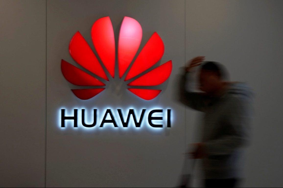 My thuc ep Han Quoc cung tay chay Huawei hinh anh