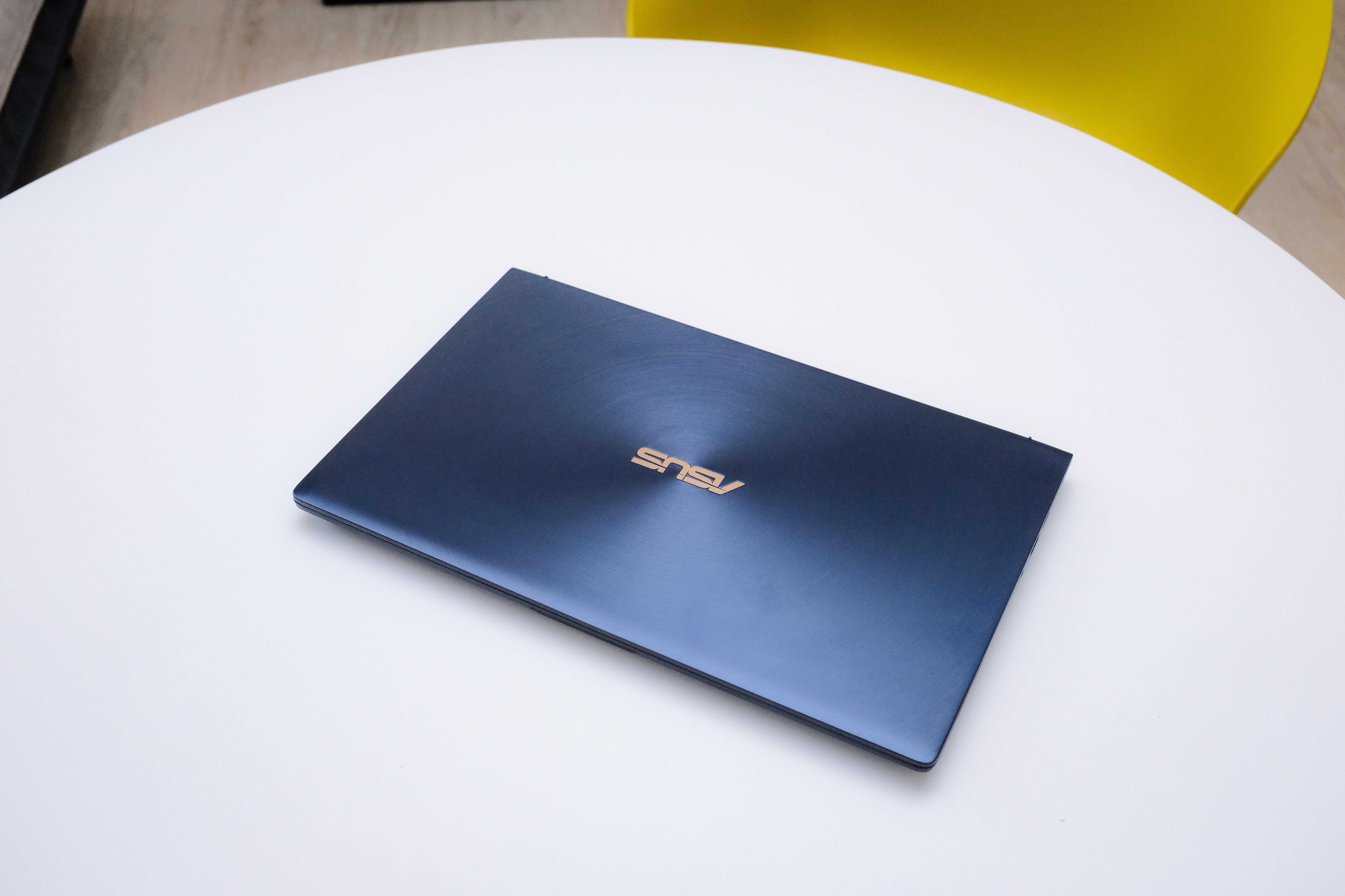 Asus New Zenbook anh 10