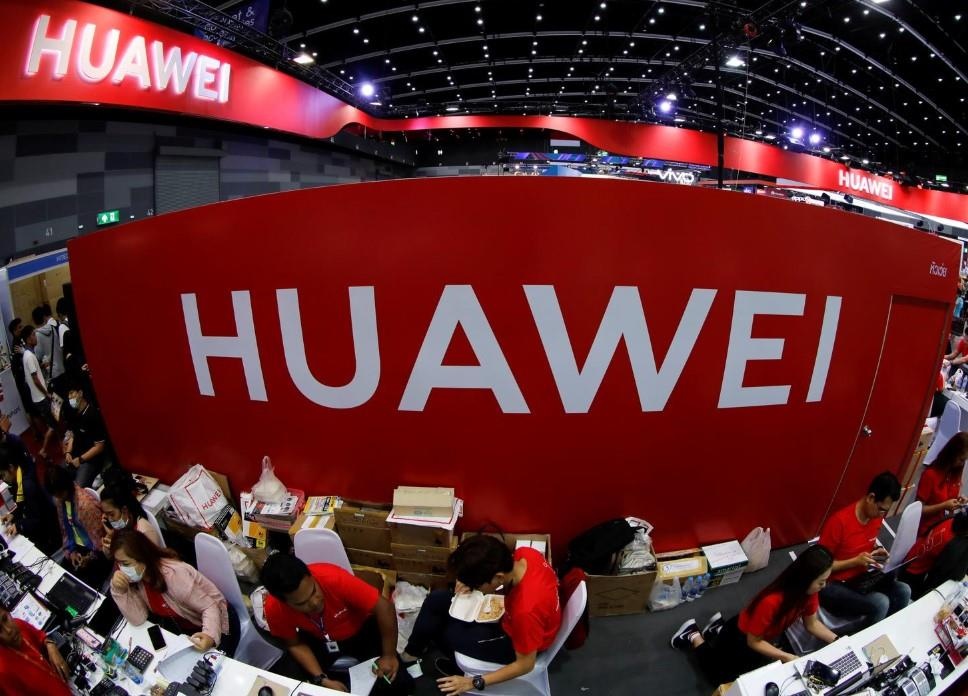 Sau lenh cam van tu My, Huawei ban dut mang kinh doanh cap bien hinh anh