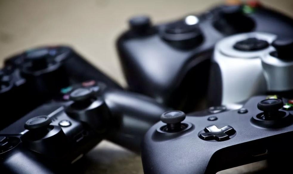 Apple TV ho tro PlayStation va Xbox One hinh anh