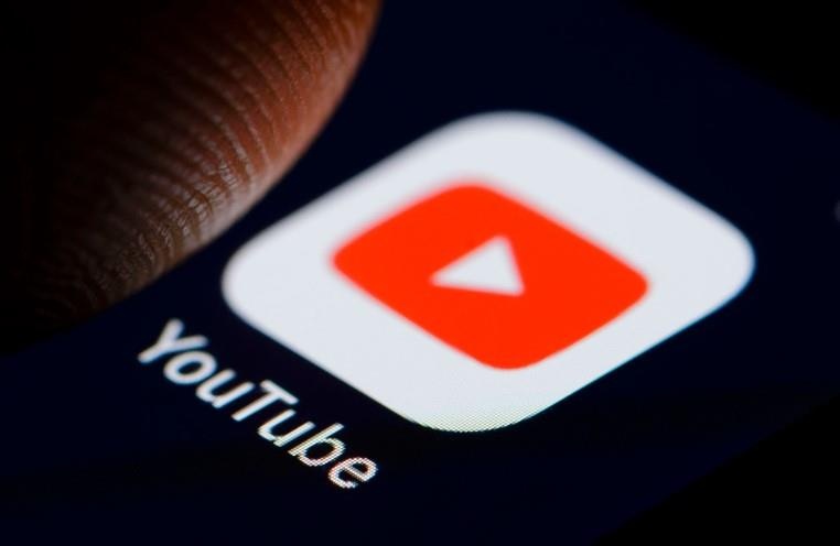 An mi trong bon cau, choi ma tuy kiem tien phan cam tu YouTube o VN hinh anh