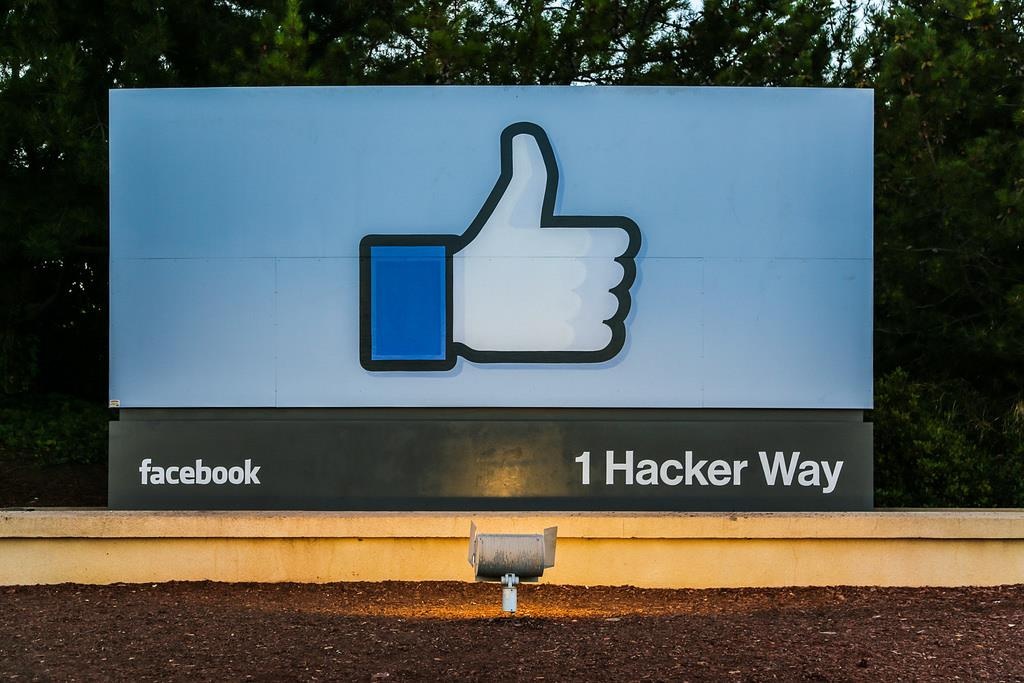 Da den luc Facebook an chia song phang voi bao chi hinh anh