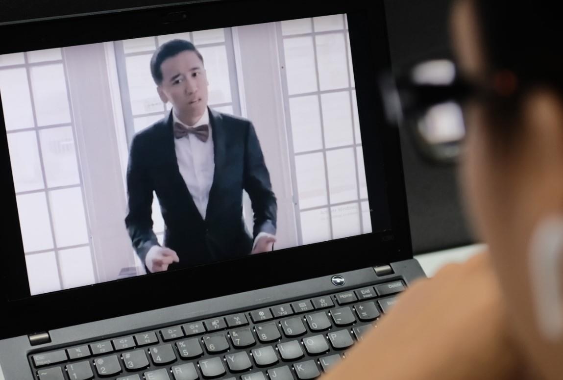 Tro lua dao kiem 1.000 USD/ngay gay xon xao tren YouTube Viet Nam hinh anh