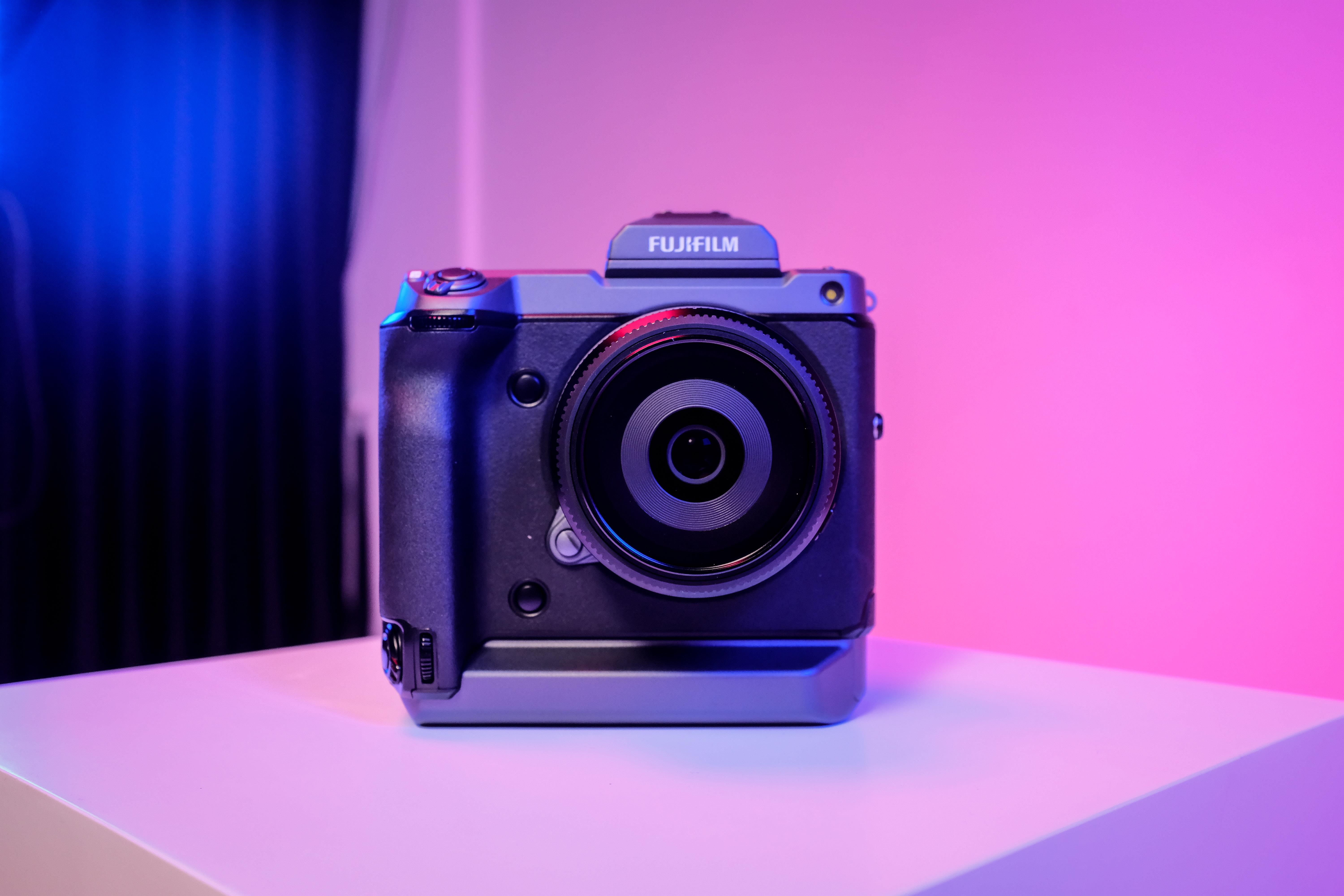 ra mat fujifilm GFX100 anh 1