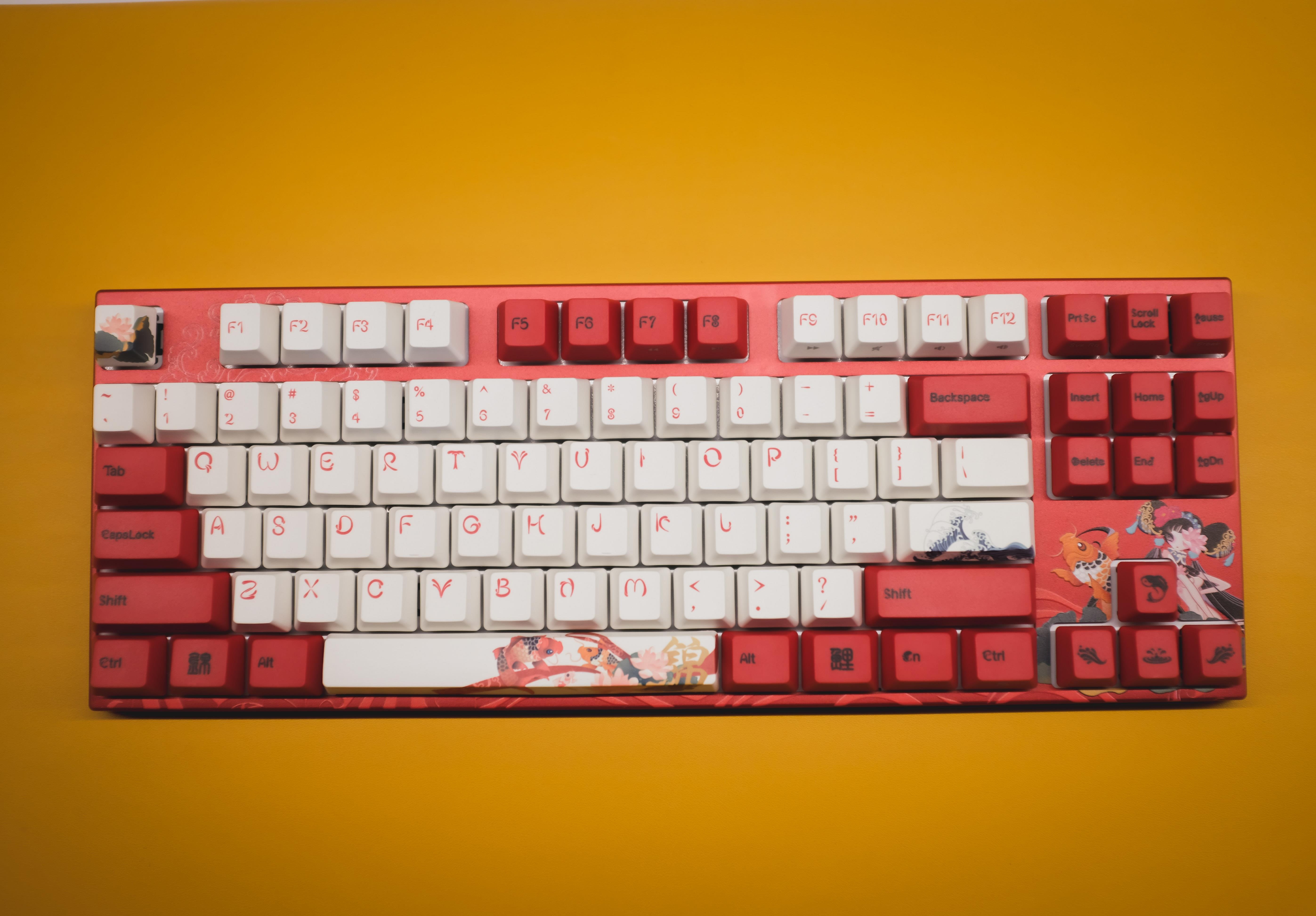 Chi tiet ban phim co ca chep hoa sen gia gan 4 trieu dong o VN hinh anh