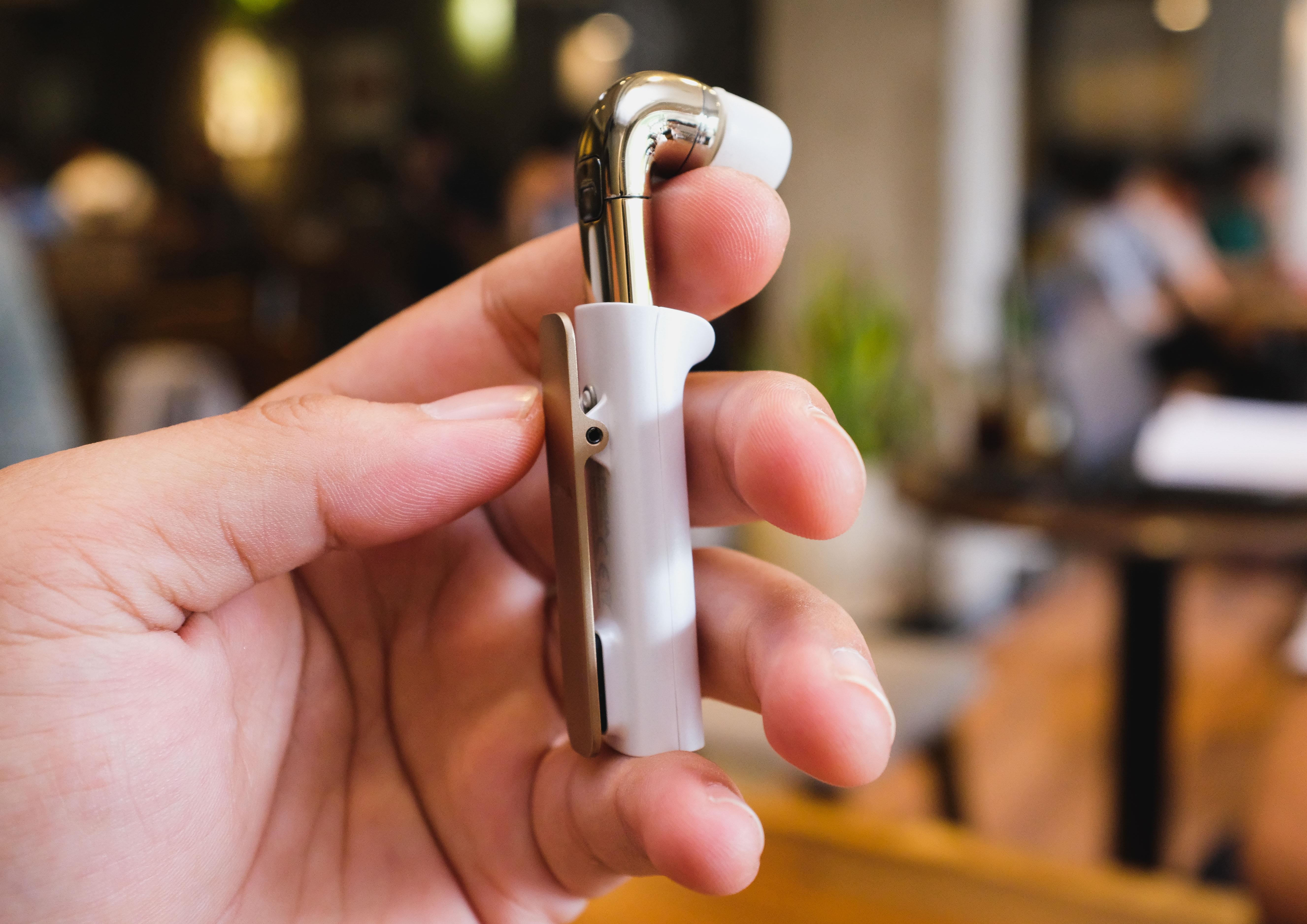 tai nghe airpods anh 4