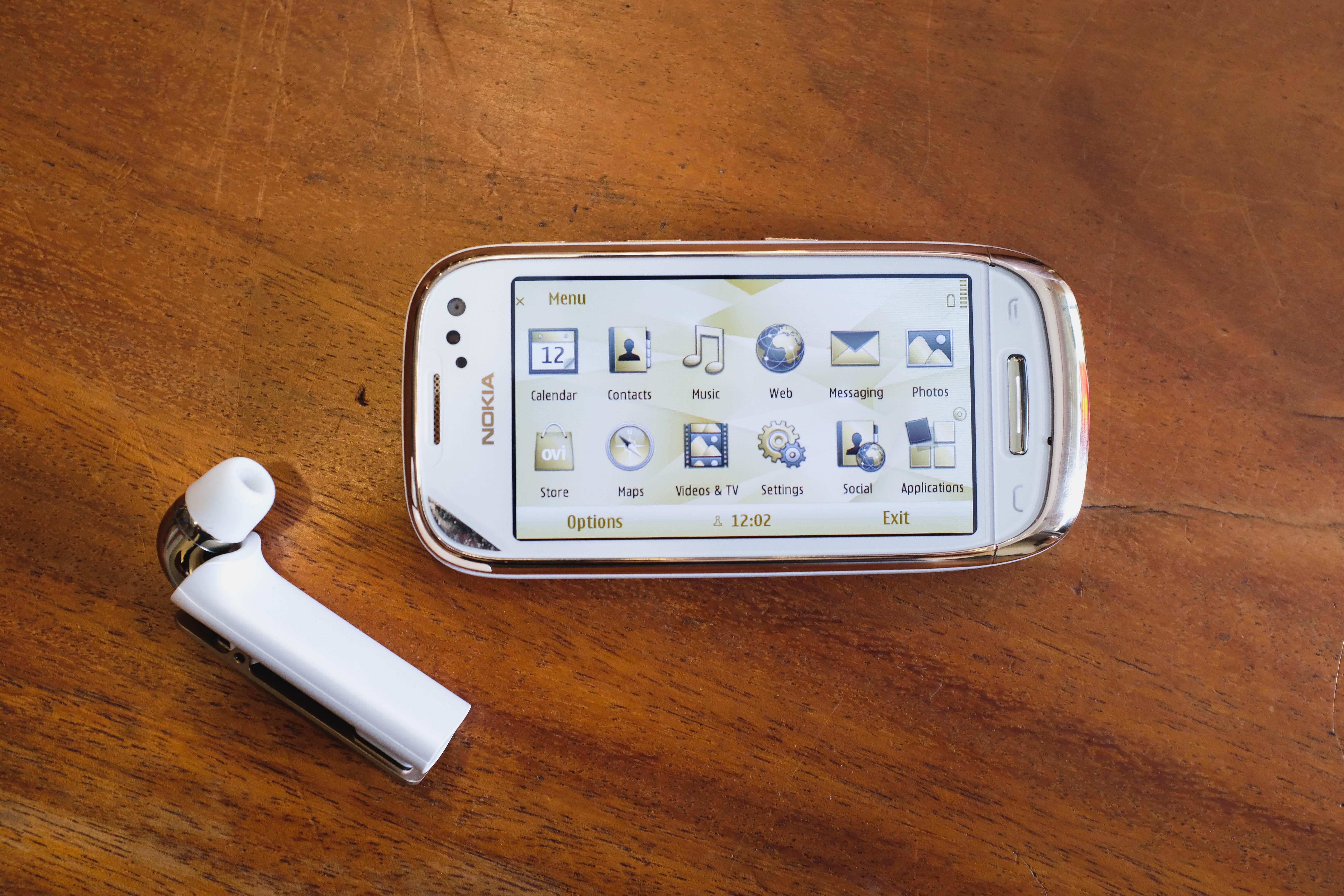 tai nghe airpods anh 9