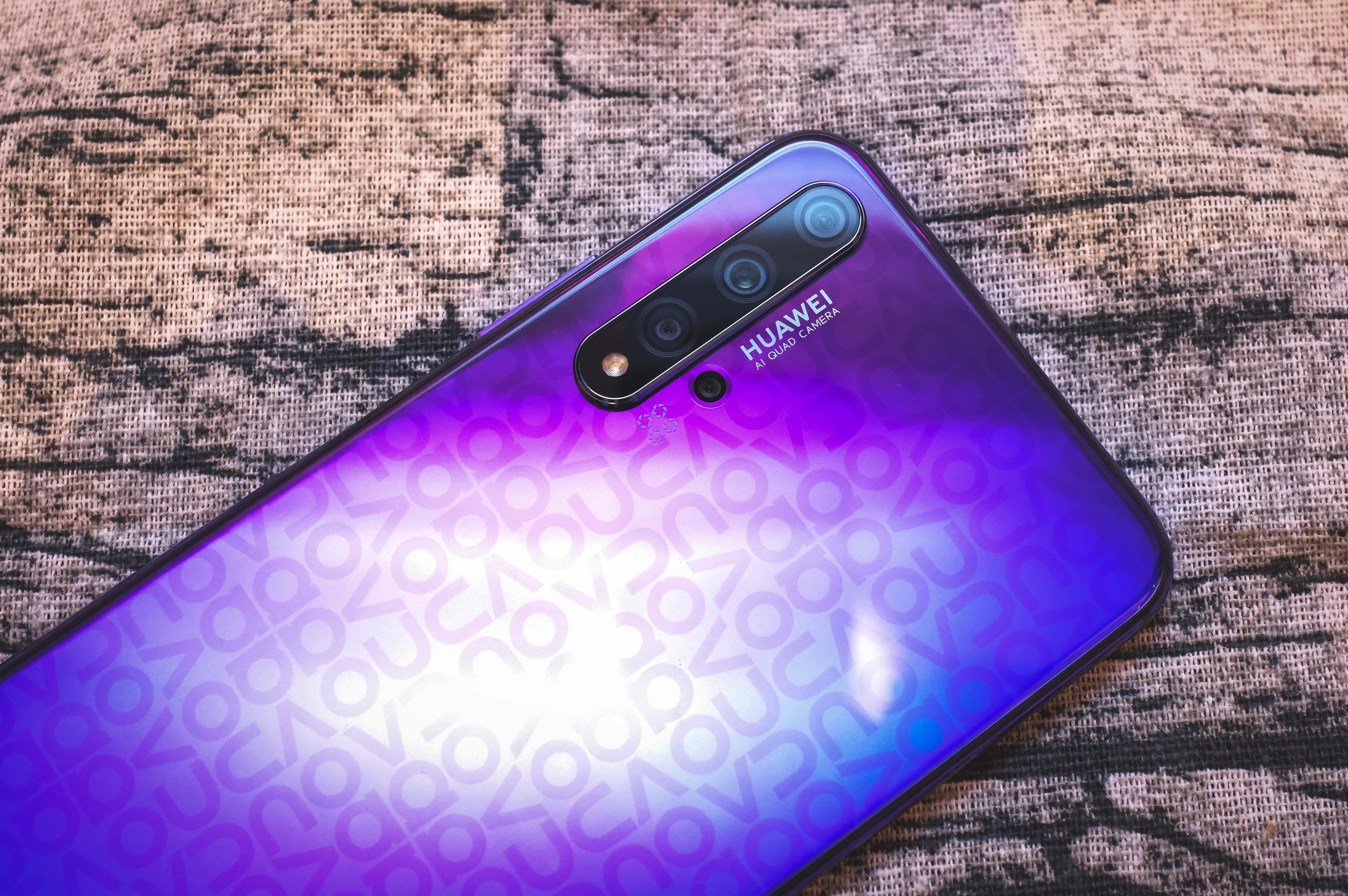 Huawei ra mat smartphone cuoi cung co dich vu Google tai VN? hinh anh