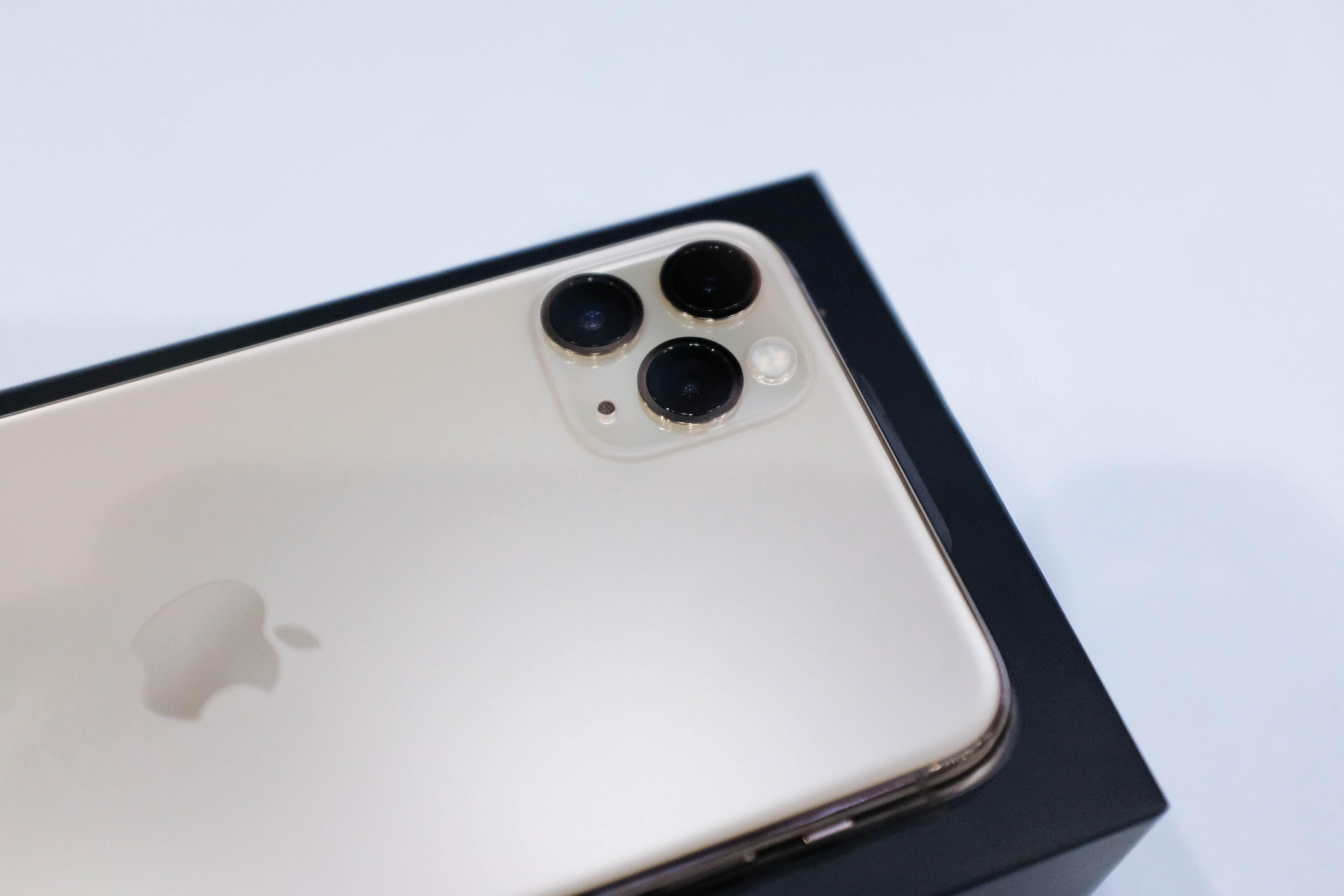 iphone 11 pro max ve viet nam anh 2